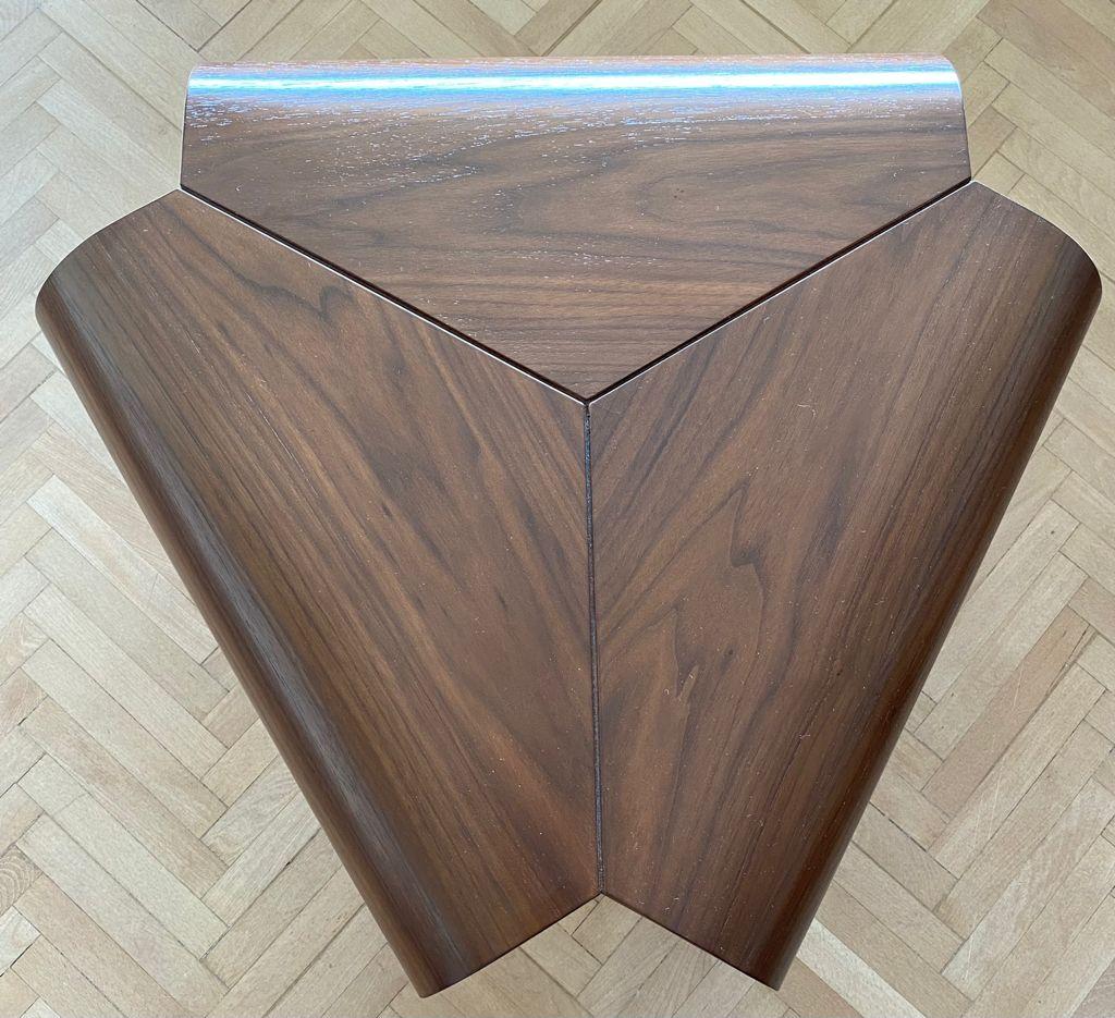 Moderne Tabouret, contreplaqué noyer, tulipe en vente