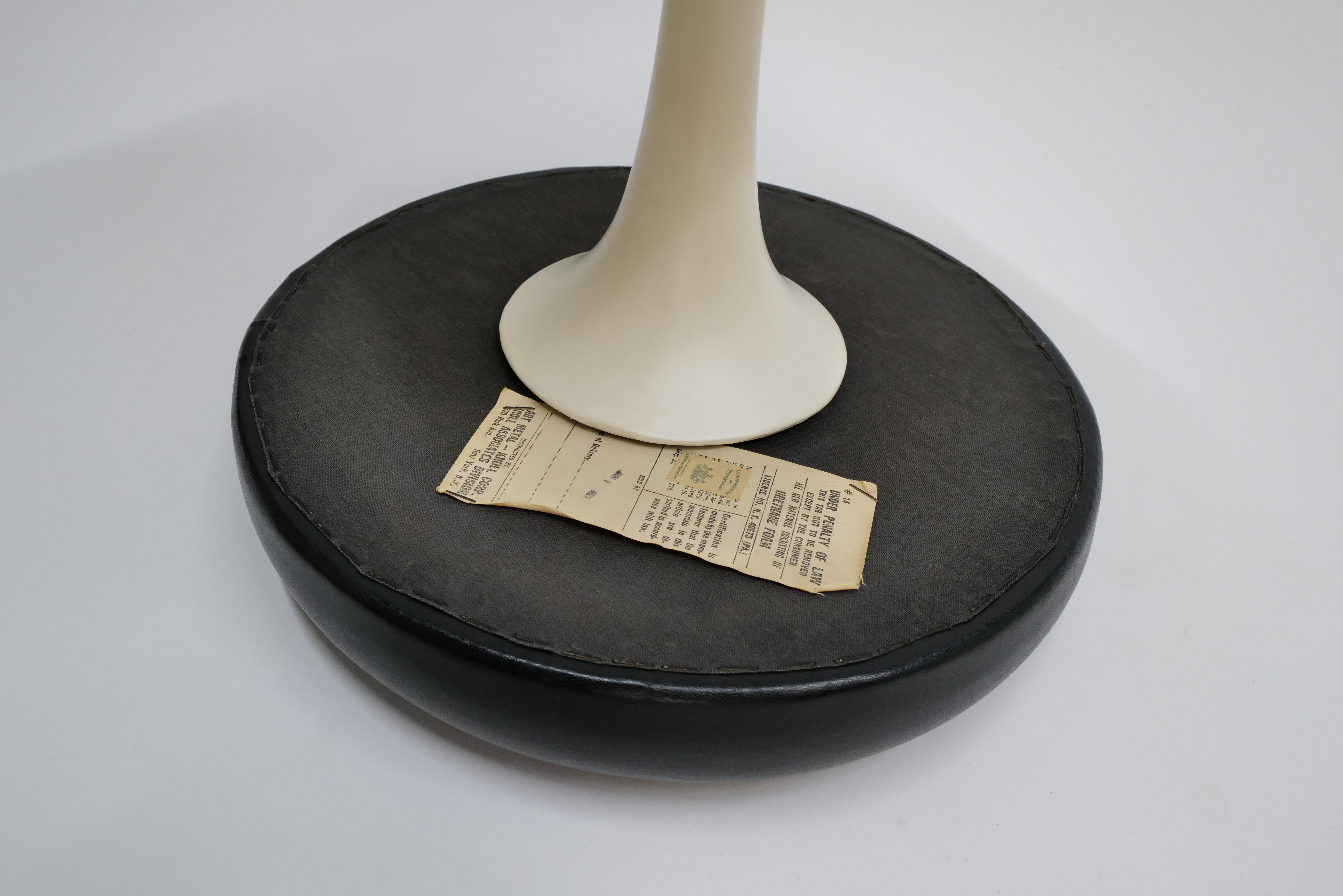 Tulip Stool by Eero Saarinen for Knoll For Sale 3