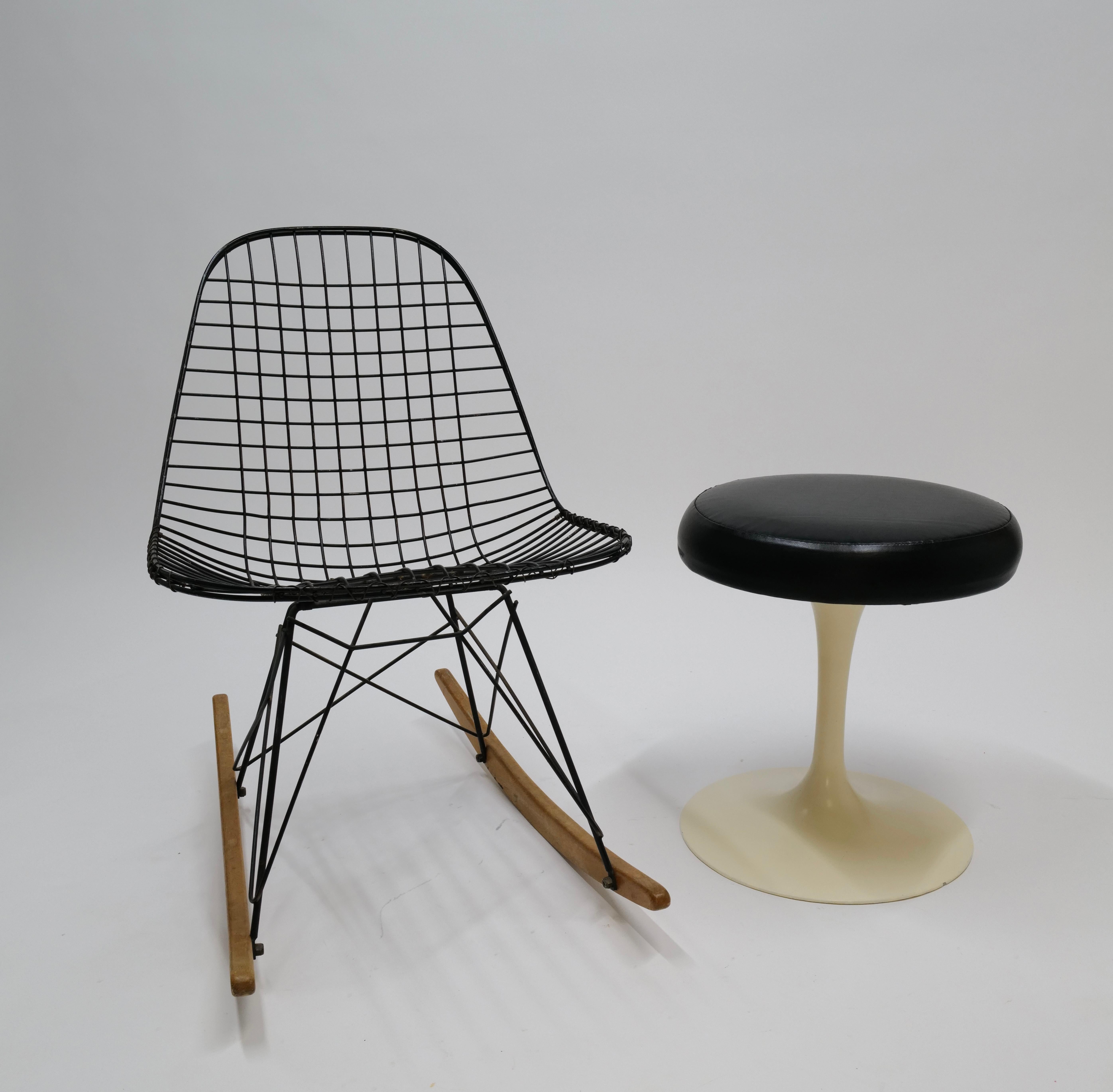 Tulip Stool by Eero Saarinen for Knoll For Sale 6