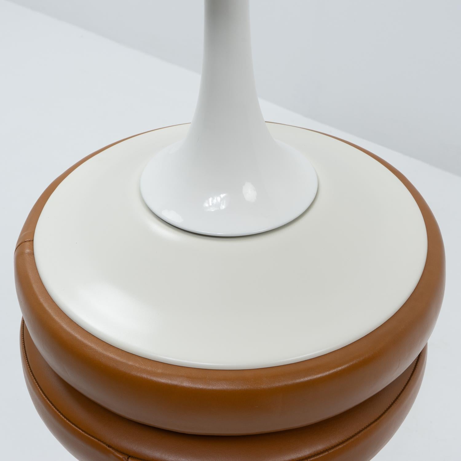 Sgabelli Tulip di Saarinen/Knoll per il quartier generale di Rolex Ginevra, Set di 2 in vendita 5