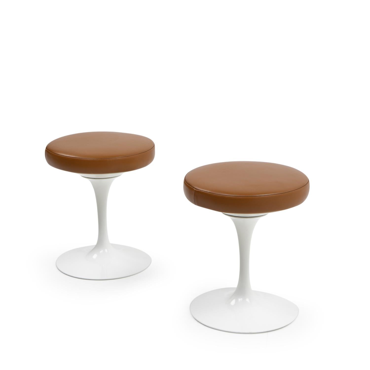 Svizzero Sgabelli Tulip di Saarinen/Knoll per il quartier generale di Rolex Ginevra, Set di 2 in vendita