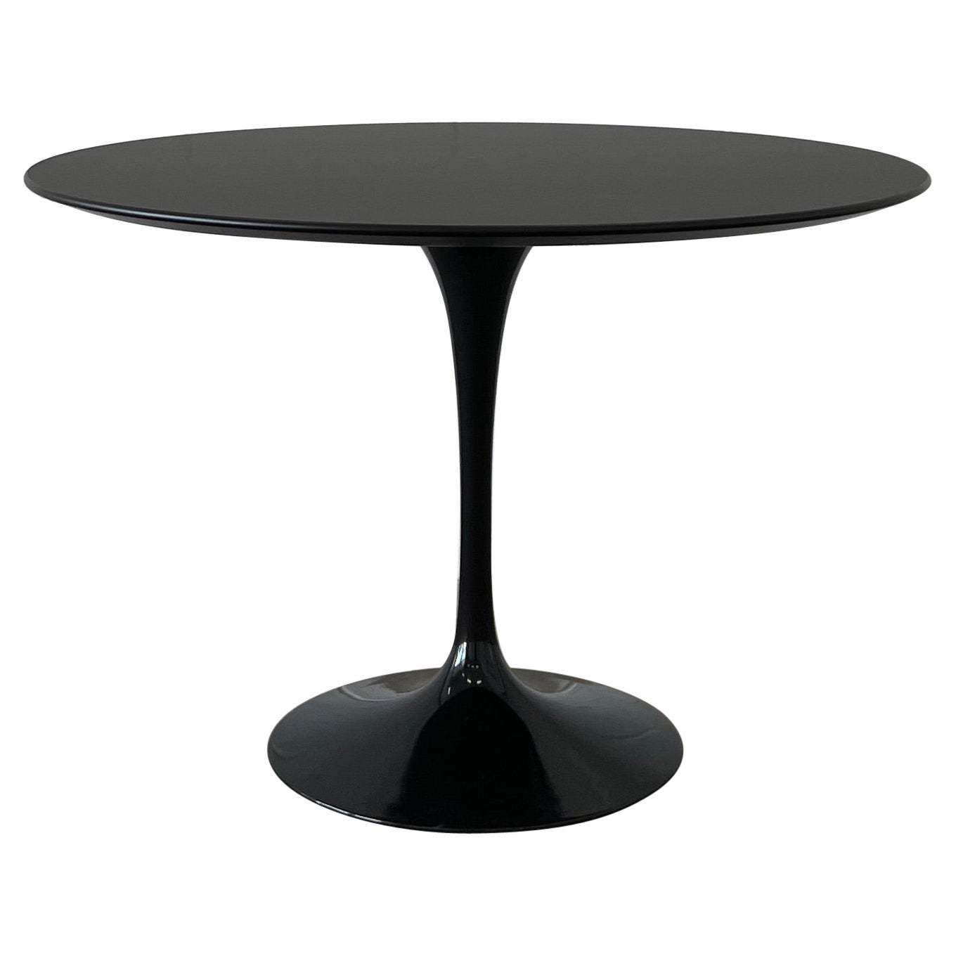 Tulip Table by Eero Saarinen for Knoll