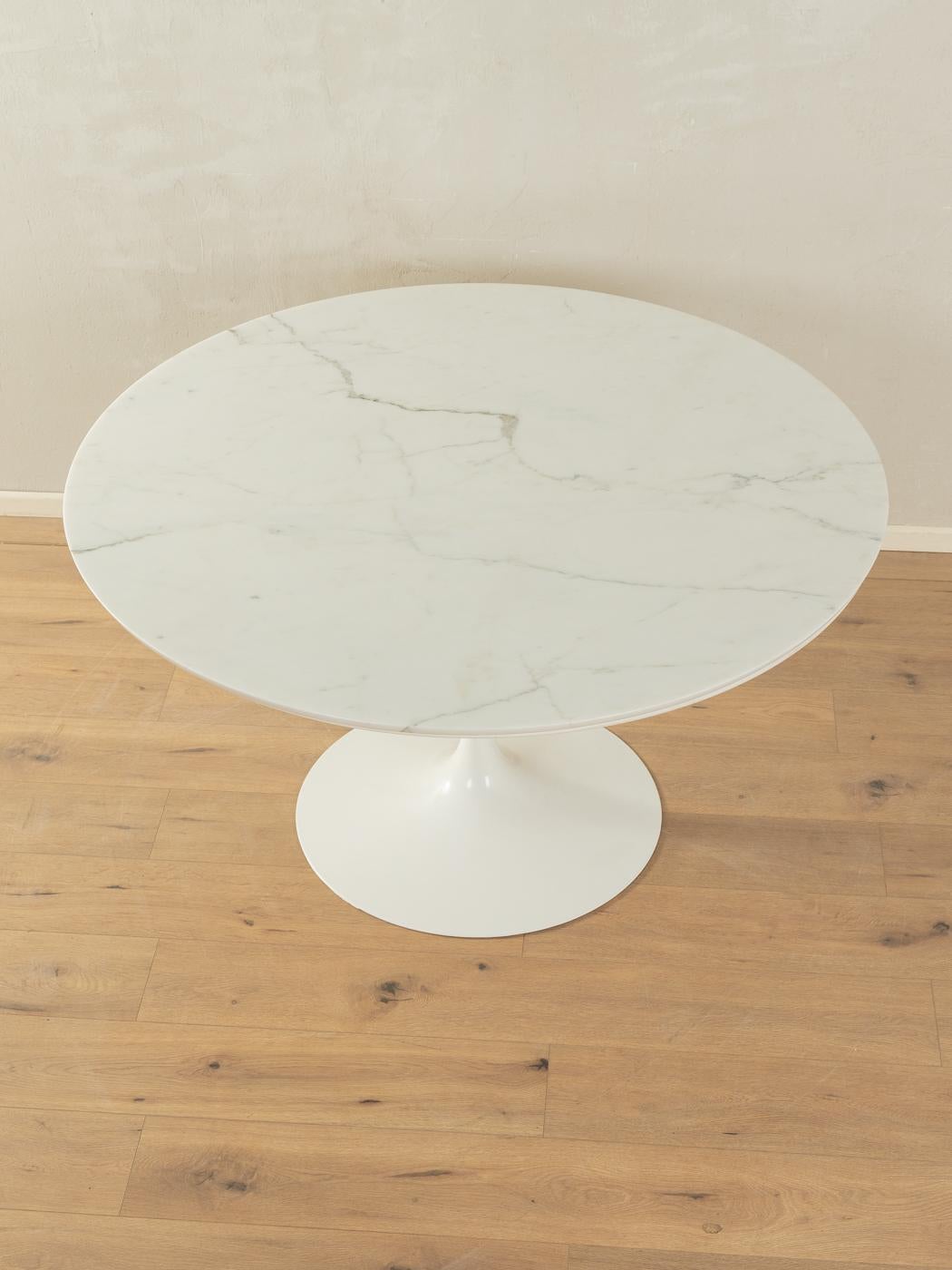 Mid-20th Century Tulip table, Eero Saarinen, Ø 133 cm For Sale