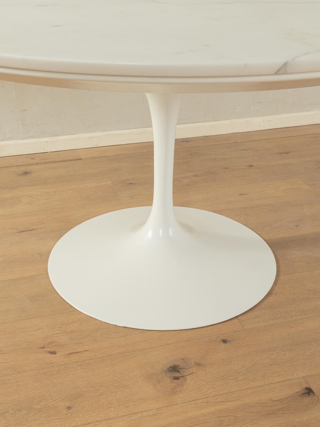 Metal Tulip table, Eero Saarinen, Ø 133 cm For Sale