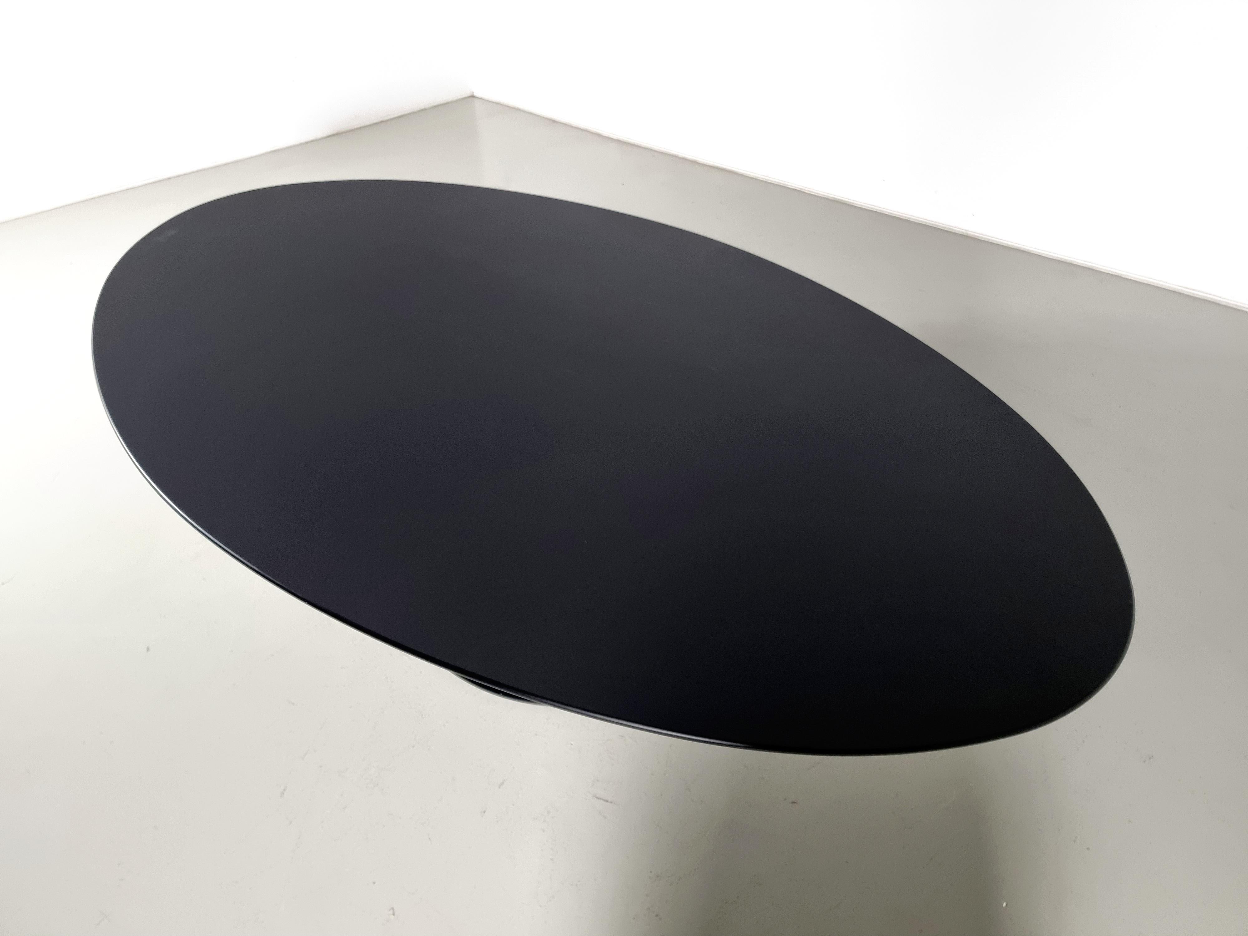 Mid-Century Modern Tulip Table in black laminate by Eero Saarinen for Knoll International