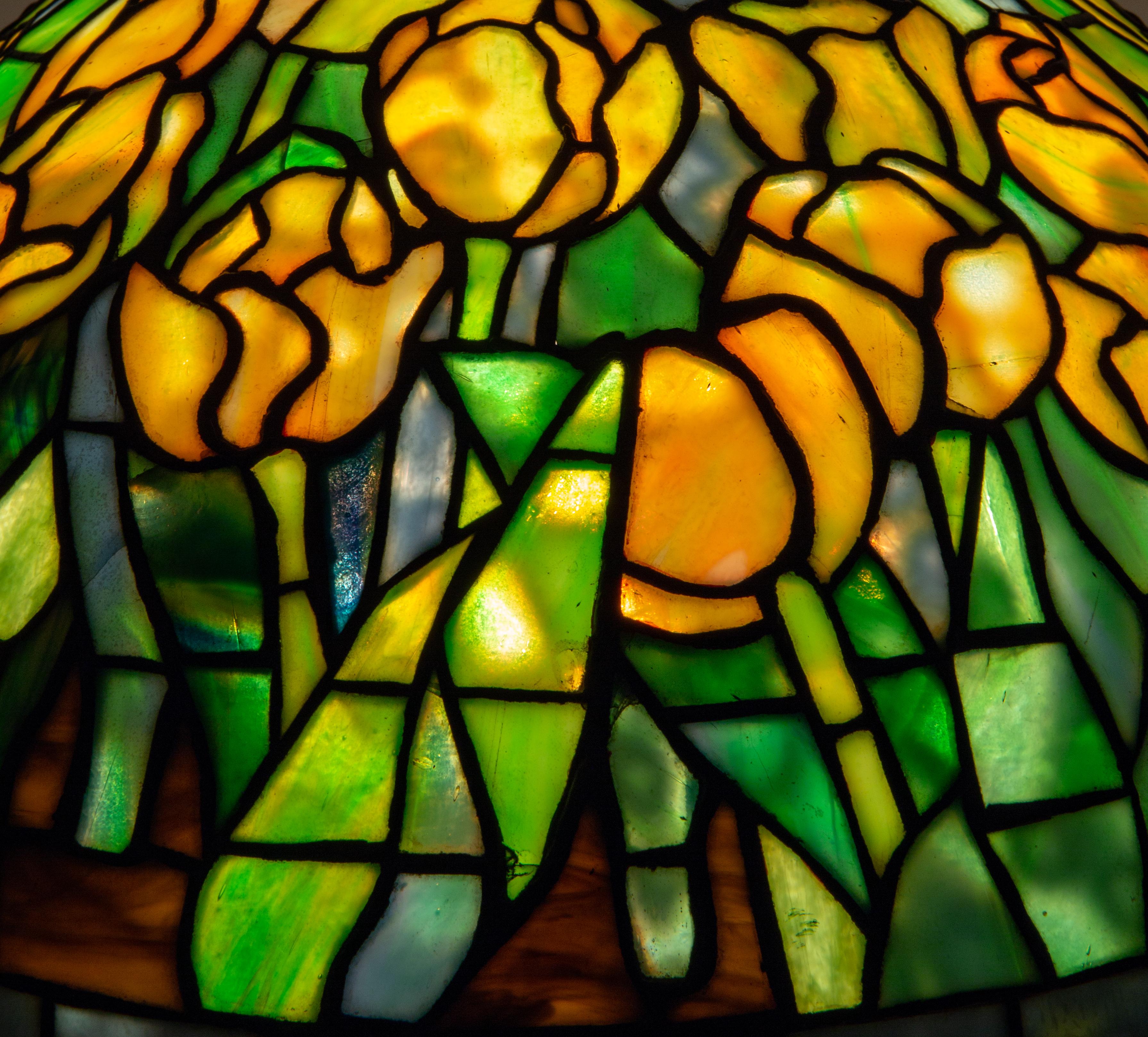 Art Nouveau Tulip Table Lamp by Tiffany Studios