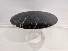 Tulip Table with White Base and Black Marble by Saarinen Edition Knoll
