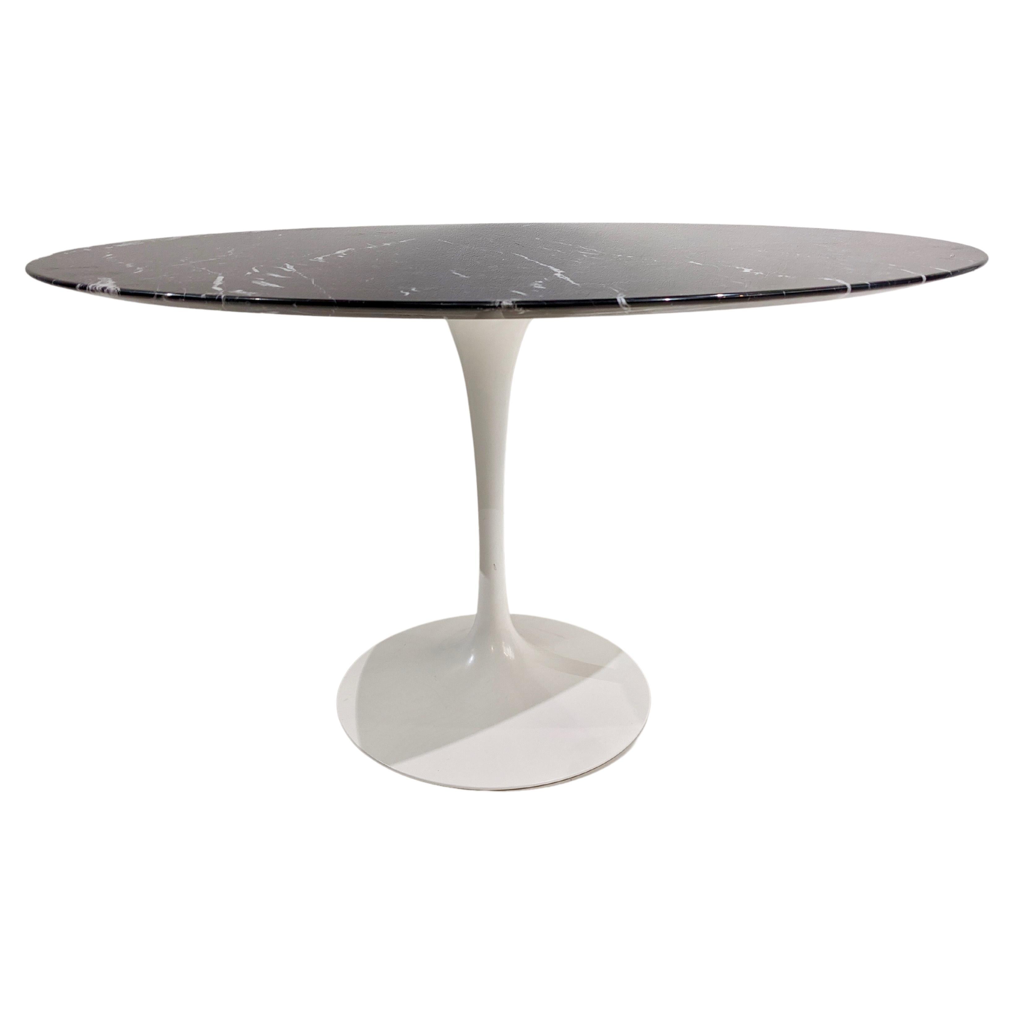 Tulip Table with White Base and Black Marble by Saarinen Edition Knoll