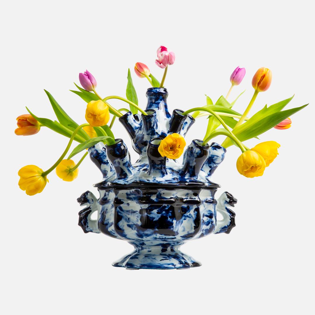 Néerlandais Vase Tulip, par Marcel Wanders, bleu de Delft peint à la main, 2006, Unlimited Unique en vente