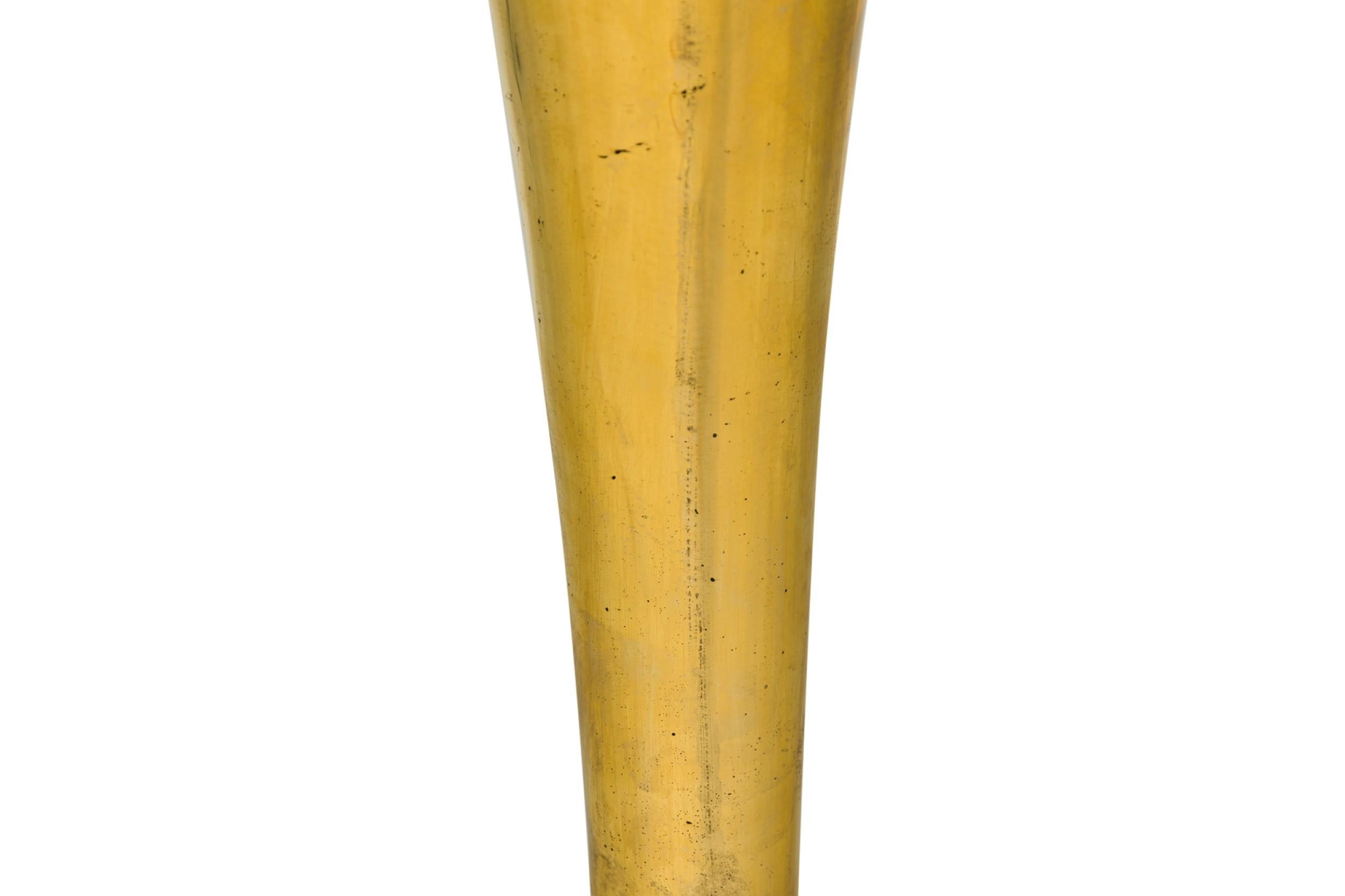 Runder Esstisch „Tulipa“ aus polierter Bronze und gestreiftem Marmor in Tulpenform im Angebot 3