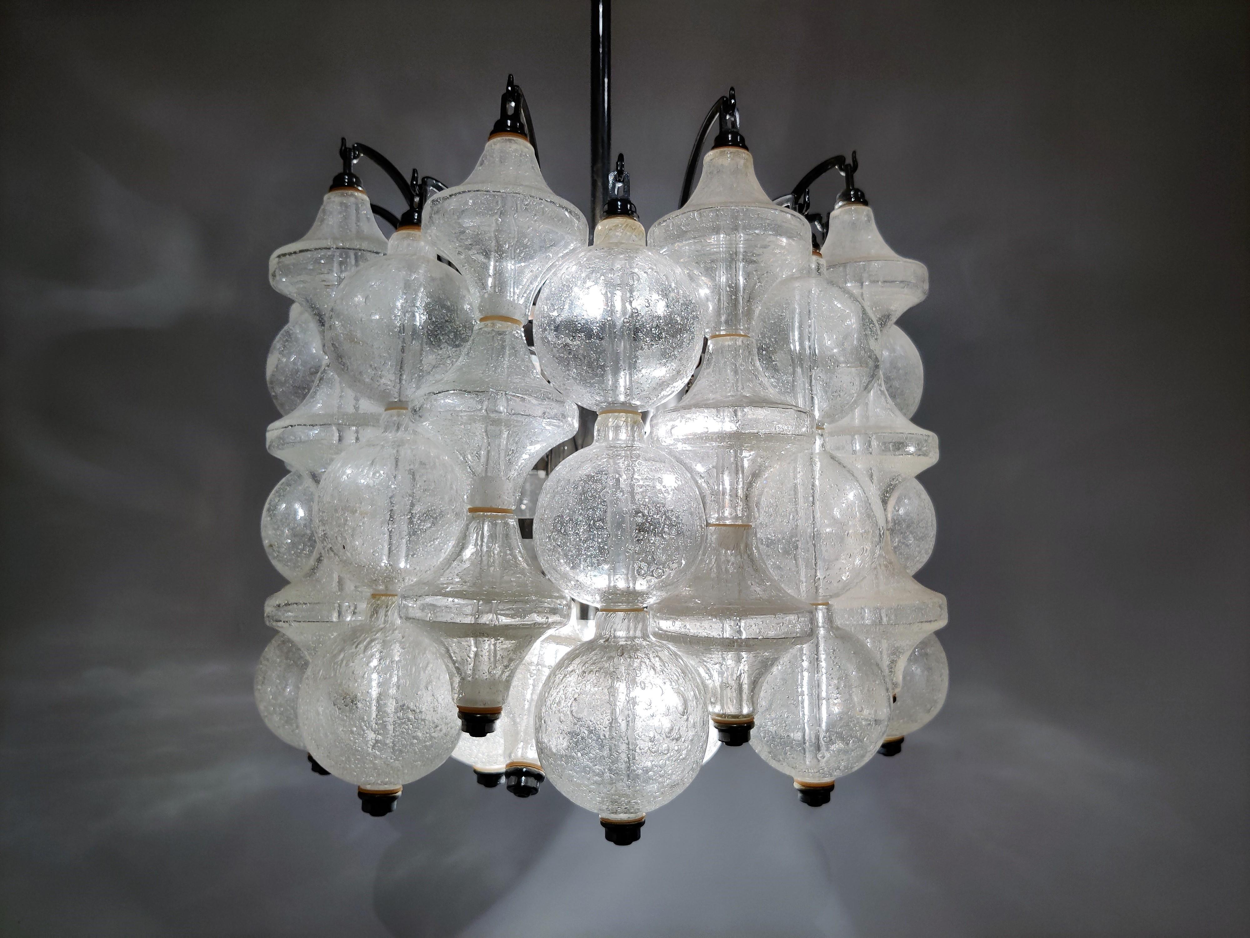 Tulipan Chandelier by Kalmar, 1960s In Good Condition In HEVERLEE, BE