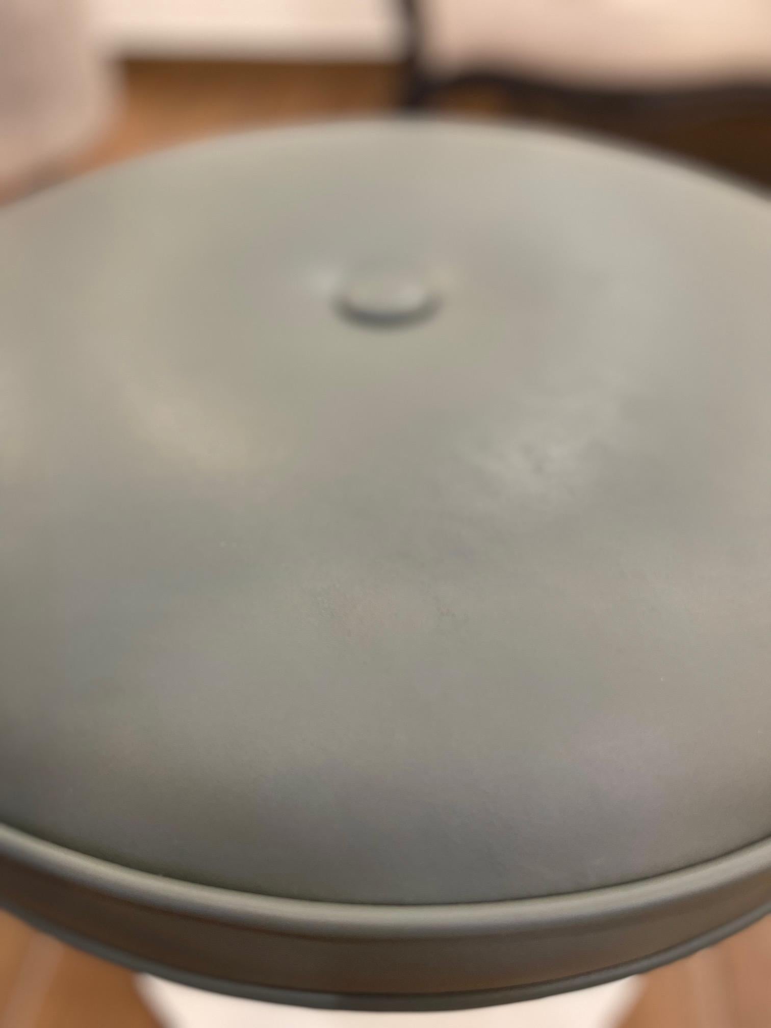 Otomana de piel Tulipan en piel Gunmetal en Nuevo estado para la venta en Saint Louis, US