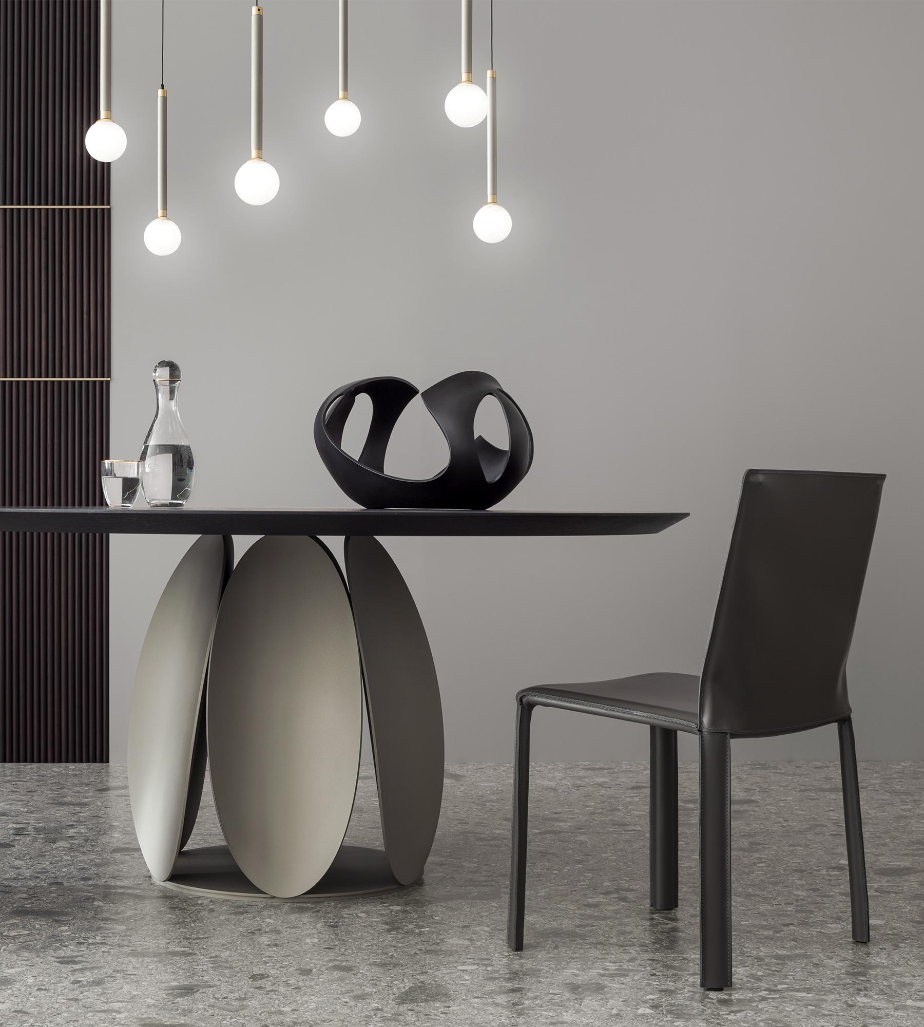 Table de salle à manger en chêne Laguna, 8 places, par Morica Design
Dimensions : D 160 x L 160 x H 75 cm.
MATERIAL : Chêne Laguna, métal.

Disponible en 6, 8 ou 10 places.
Disponible en noyer Canaletto, chêne Laguna et chêne Nature. Veuillez nous