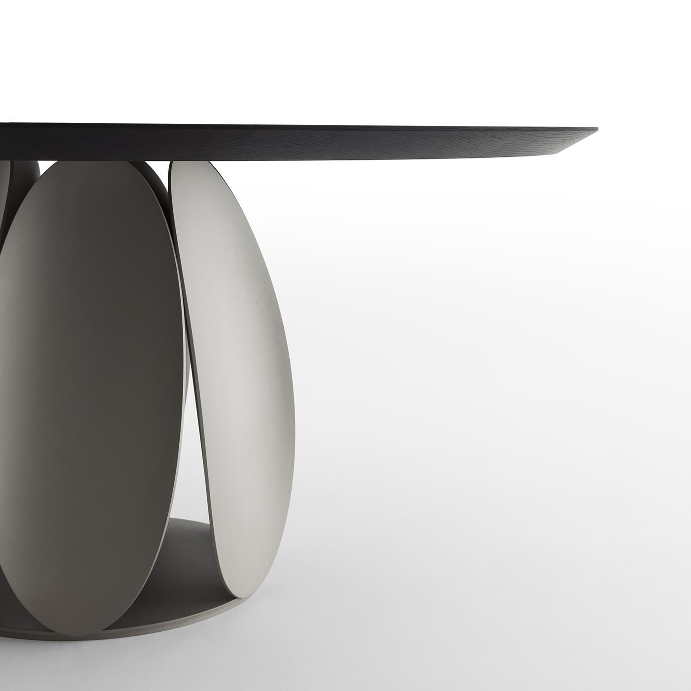 Petite table ronde Tulipano en chêne Laguna Neuf - En vente à Milan, IT
