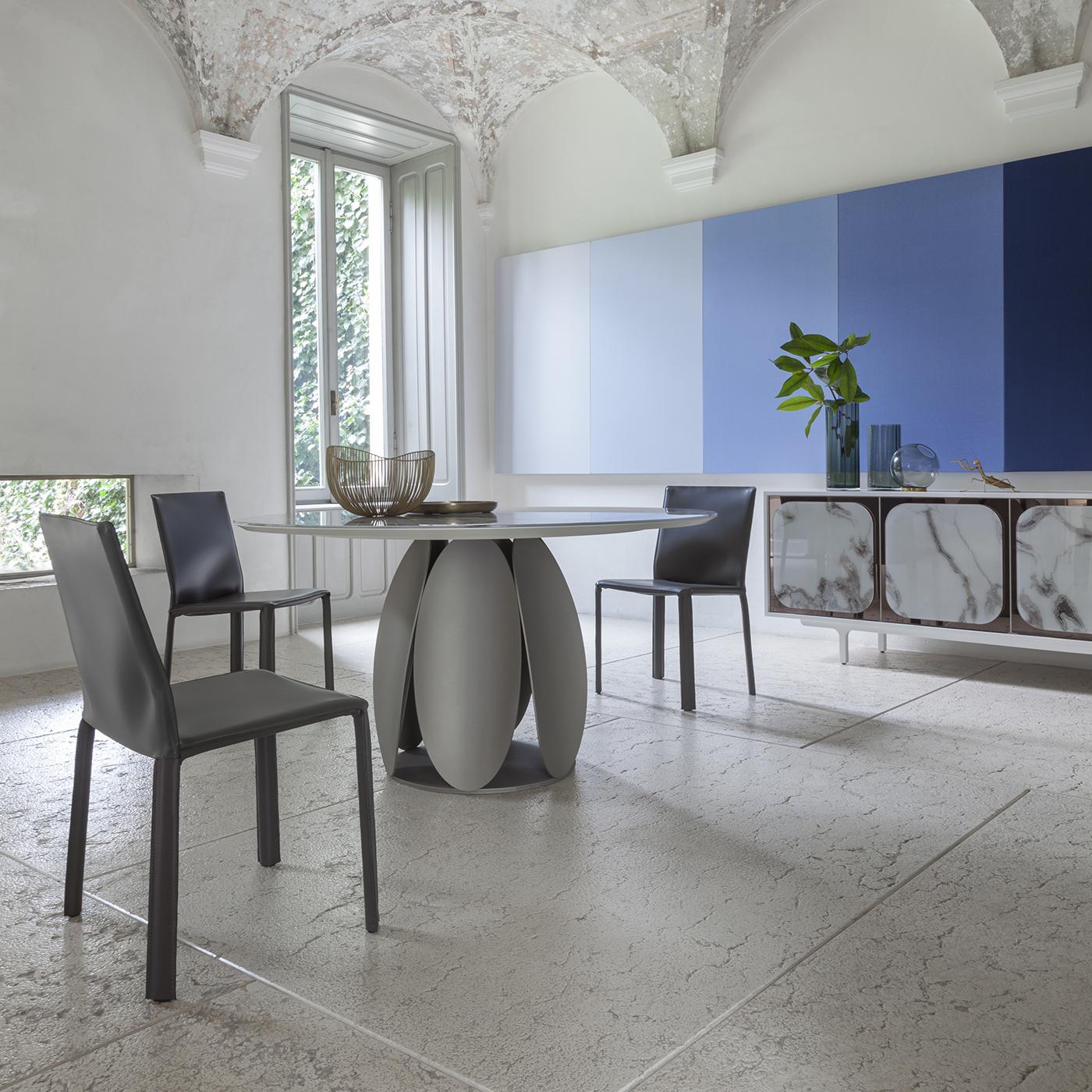 Petite table ronde Tulipano à effet de marbre Trinity Neuf - En vente à Milan, IT