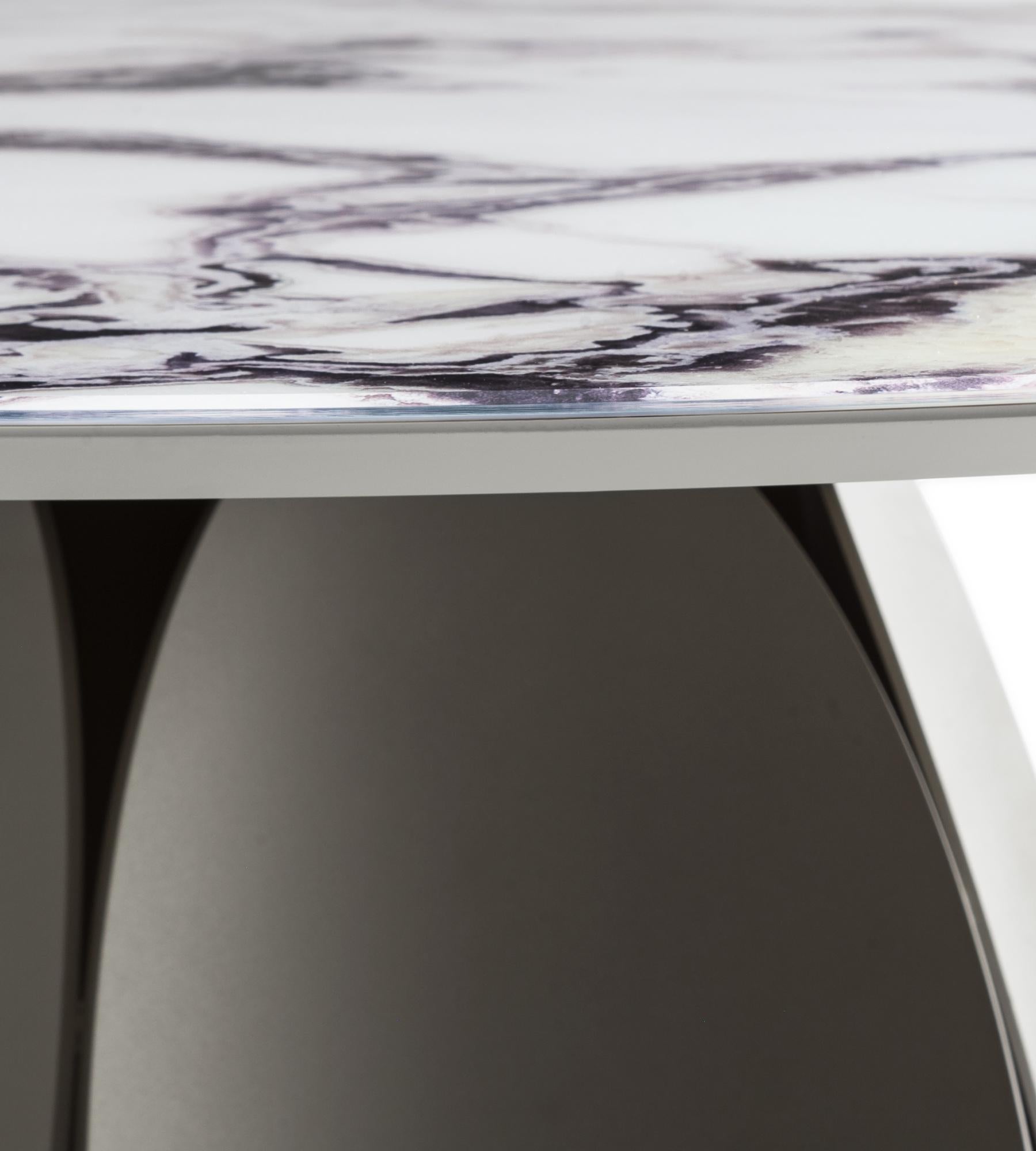 XXIe siècle et contemporain Tulipano Trinity Table de salle à manger en verre blanc, 6 places, par Morica Design en vente