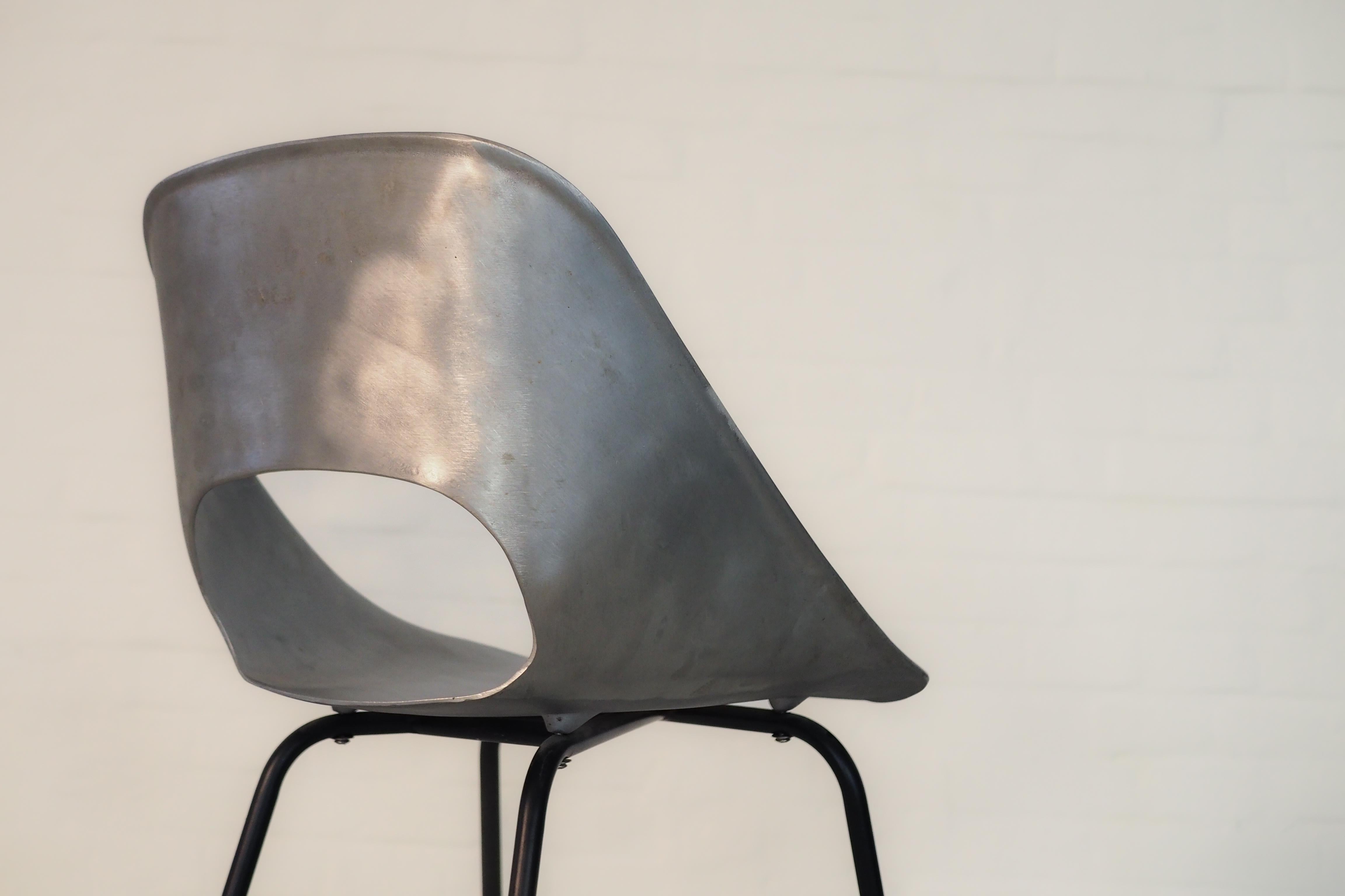 Tulipe by Pierre Guariche for Steiner In Good Condition In Wien, AT
