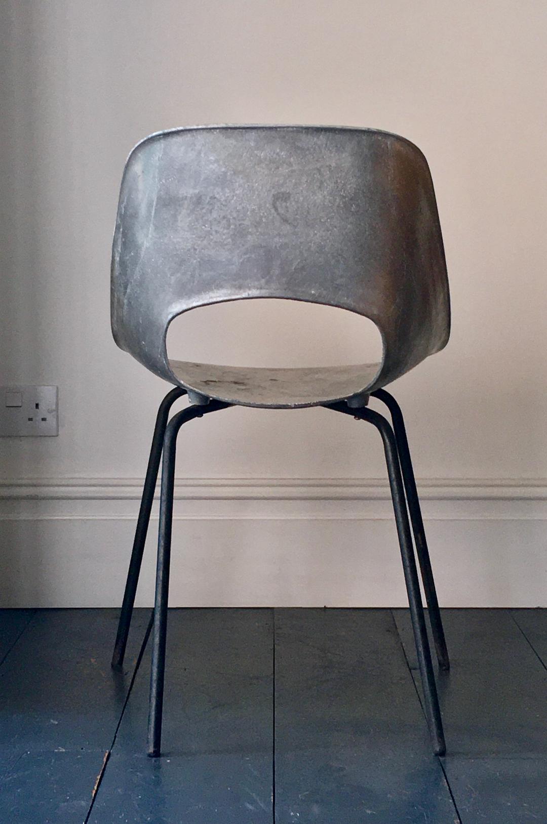 Tulipe Chair in Aluminium by Pierre Guariche for Steiner, France, 1950s In Good Condition In London, GB