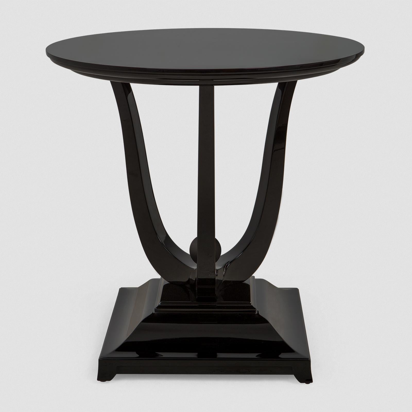 Contemporary Tulipe Lacquered Side Table For Sale