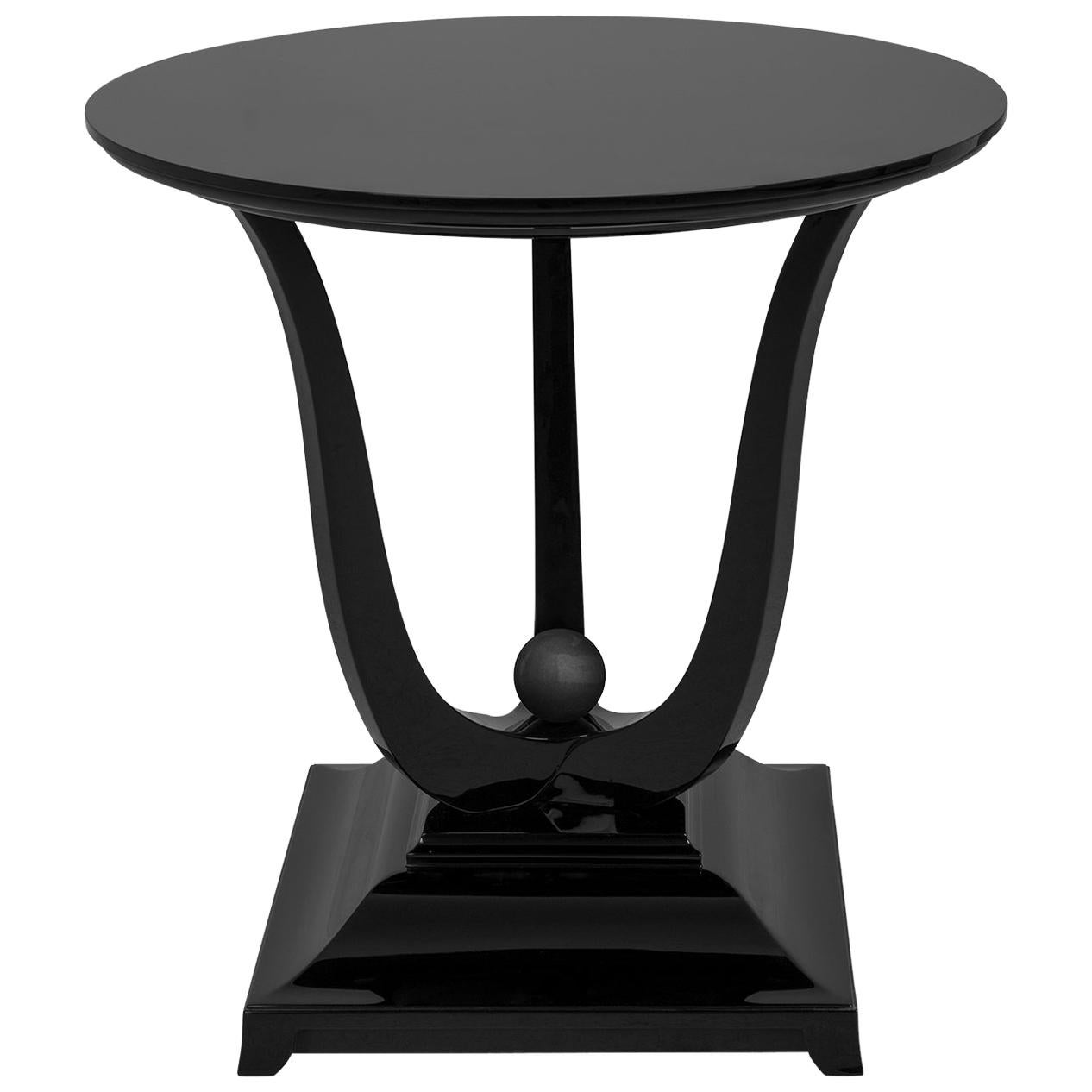 Tulipe Lacquered Side Table For Sale