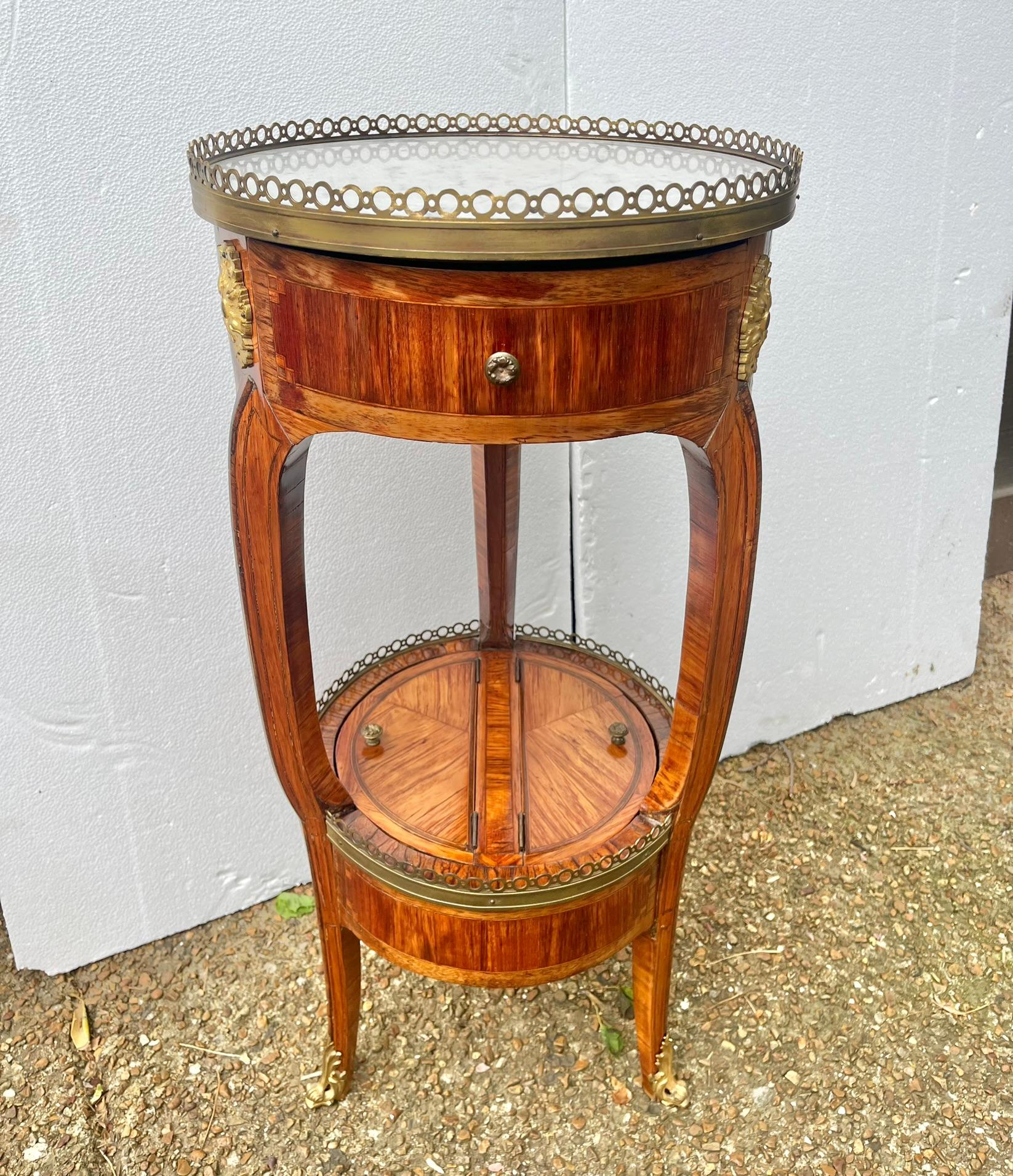 Tulipwood and Walnut Marquetry Tripod Table  For Sale 7