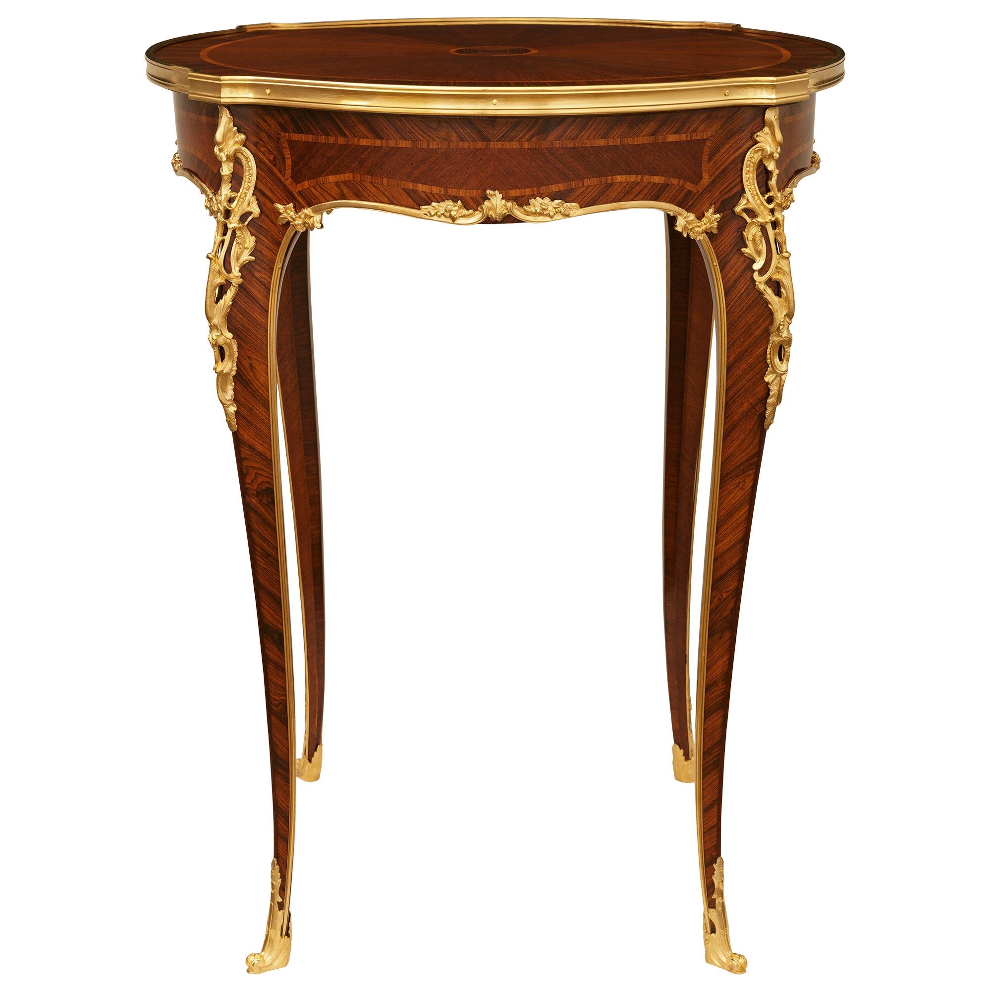Beistelltisch aus Tulipwood, Kingwood und Ormolu, nach Art von Maison Krieger im Angebot