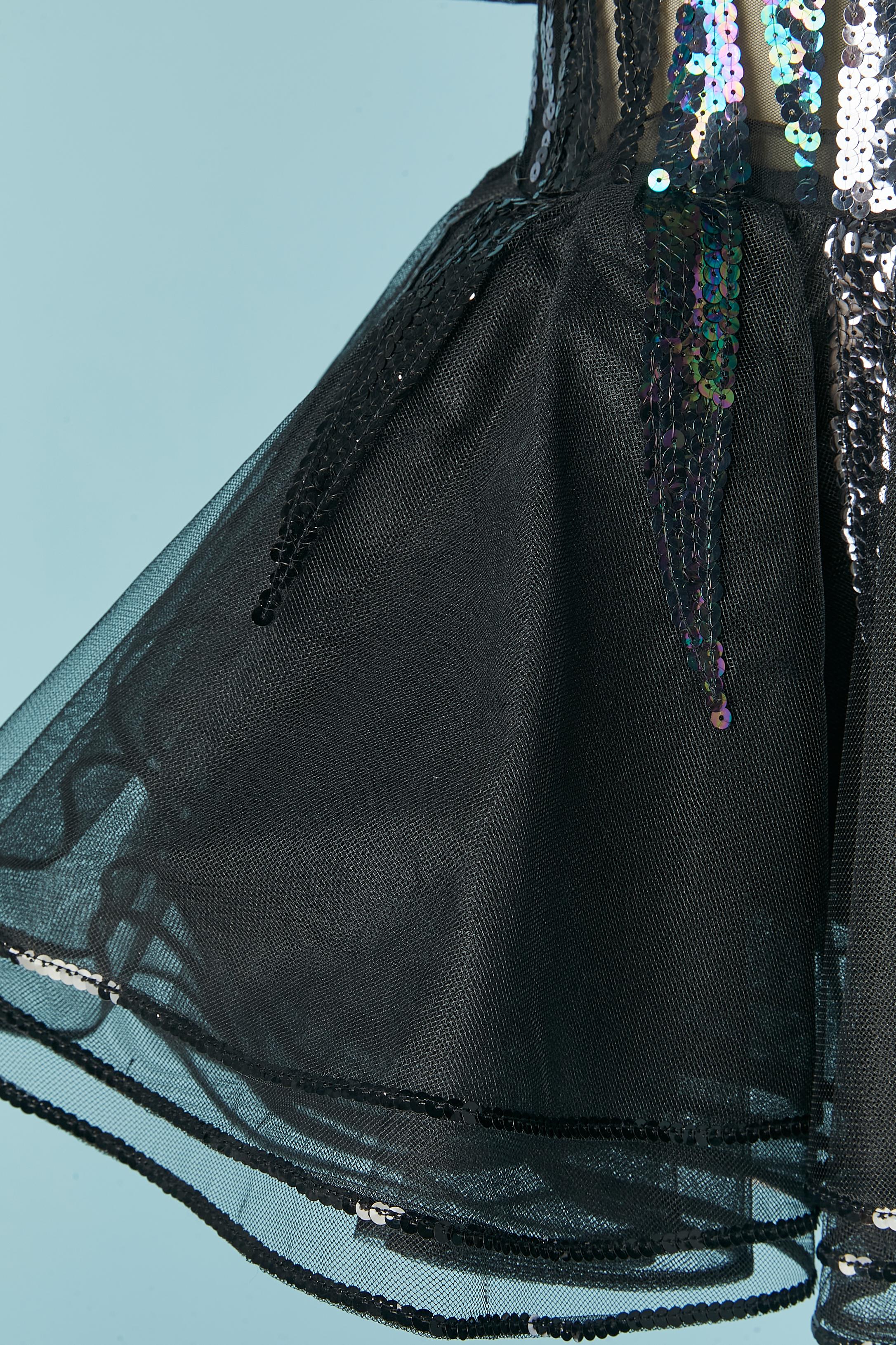 Tulle and sequin cocktail dress Circa 1980's In Excellent Condition For Sale In Saint-Ouen-Sur-Seine, FR
