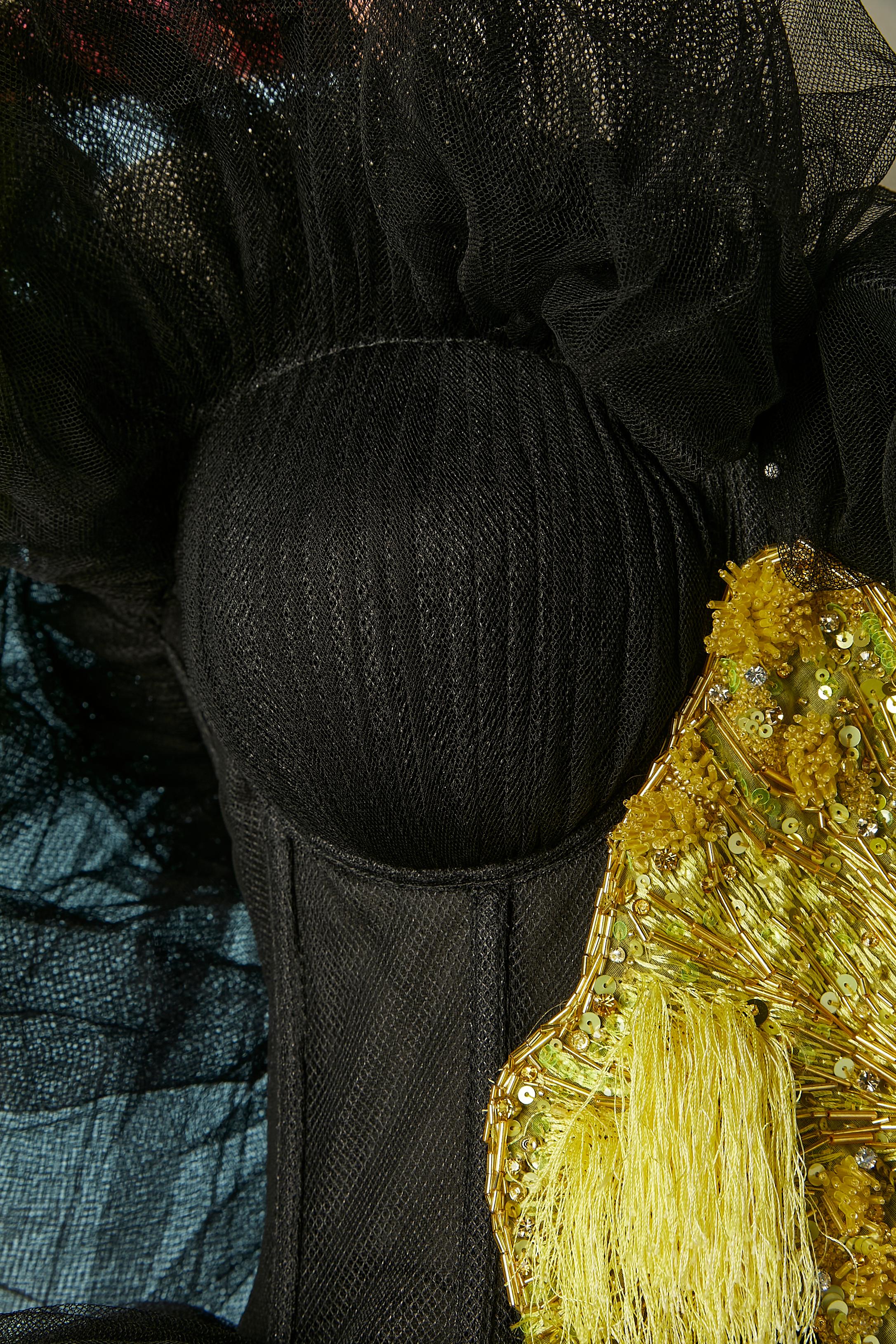 Nero Abito da sera in tulle con ricami gialli Alexander McQueen FW 2022/23 NUOVO in vendita
