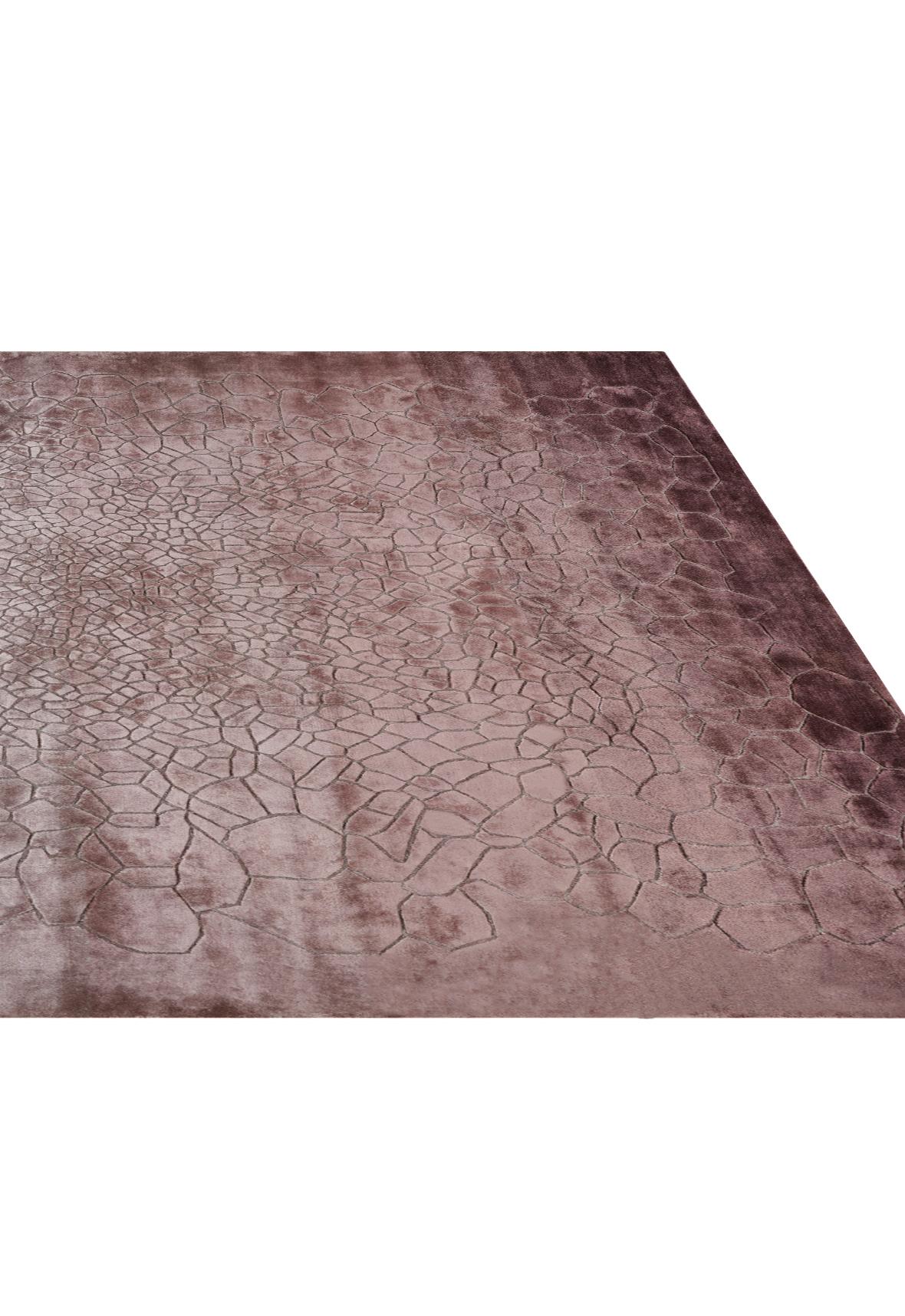 Tulle Hand Knotted Modern Silk Rug in Plum and Amber Colours by Hands In New Condition For Sale In New Delhi, IN