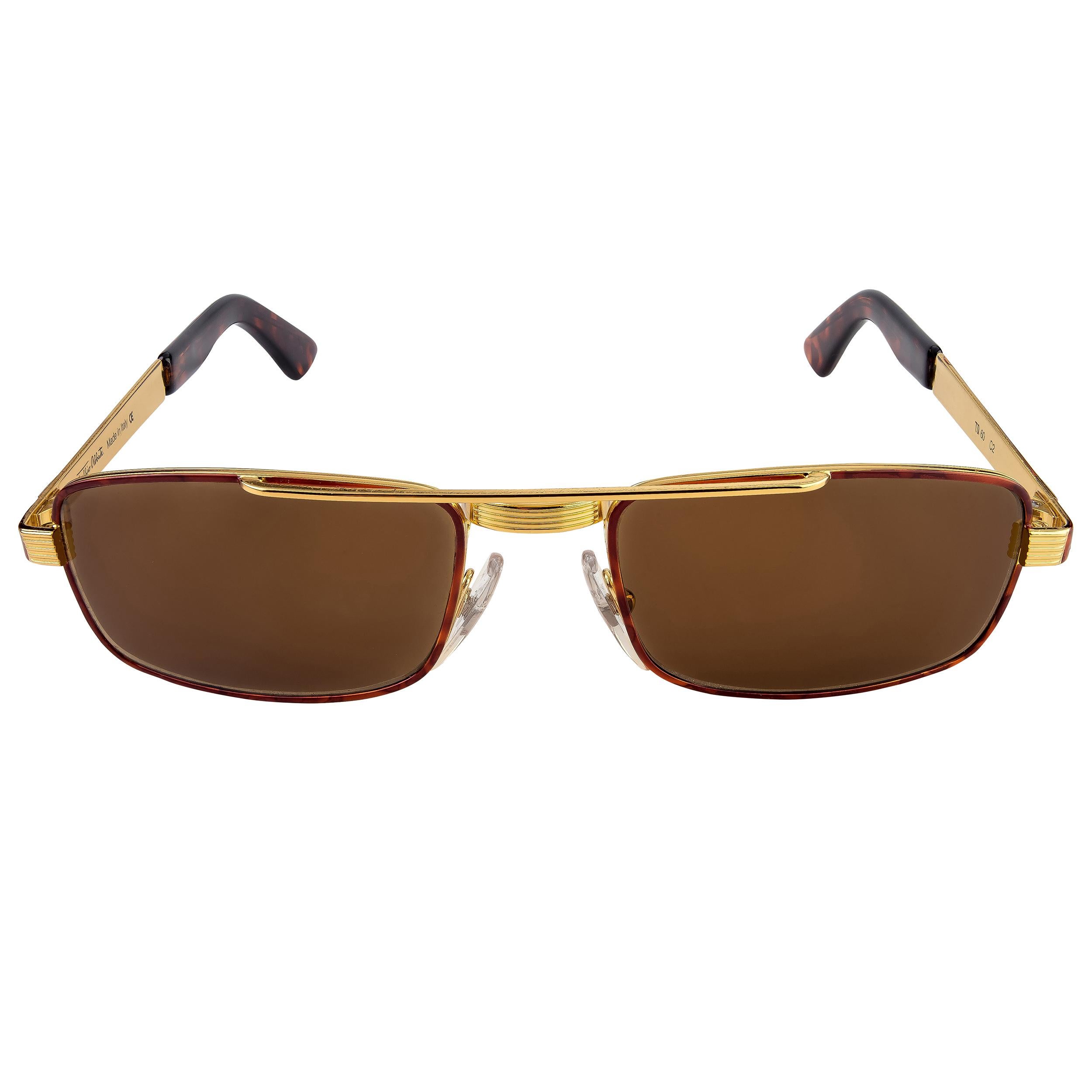 Tullio Abbate – A legendary company building  the fastest motorboats for decades. This Italian company not only made the most beautiful boats but also  had a luxury line of sunglasses back in the 1980’s.

MAKE: Tullio Abbate
MODEL: TA60 - C2
MADE