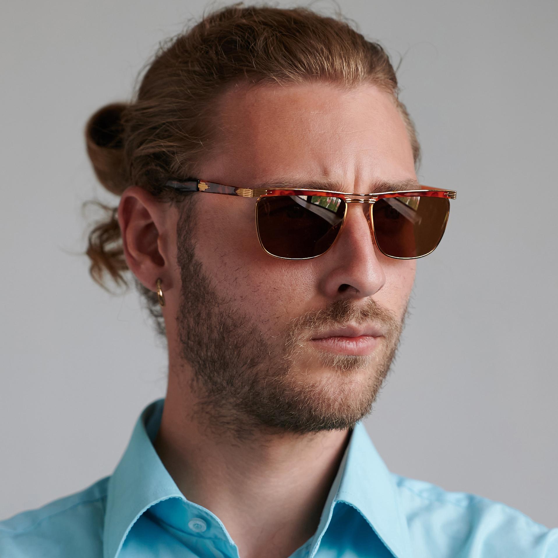 Tullio Abbate Quadratische Sonnenbrille aus Gold  für Damen oder Herren im Angebot