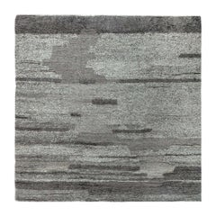 Tulu Nadu 'Grey Strata' Abstrakter Moderner Wollteppich von Doris Leslie Blau