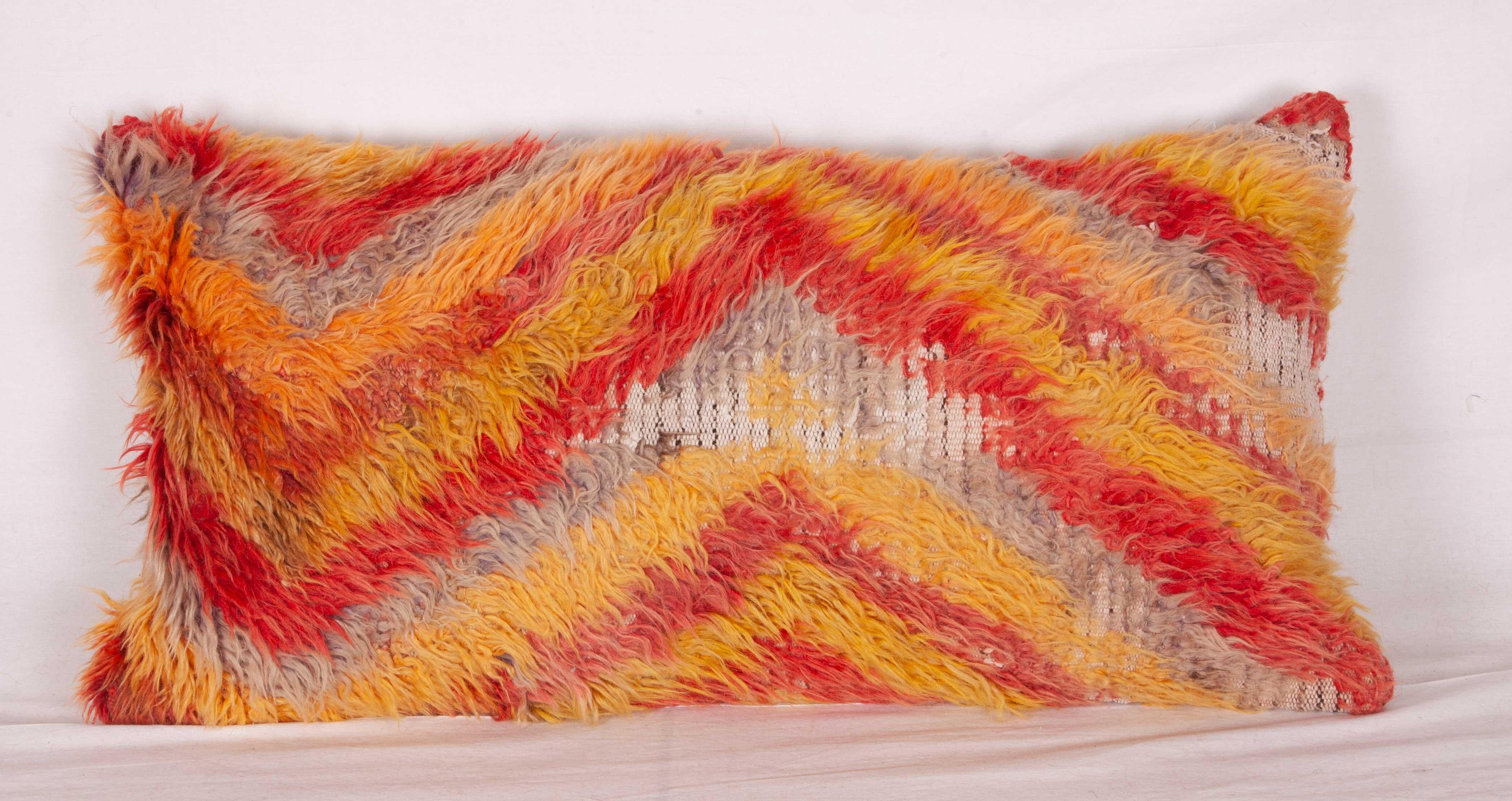 Tulu Pillow Cases Fashioned from a Mid-20th Century Tulu Rug In Fair Condition For Sale In Istanbul, TR