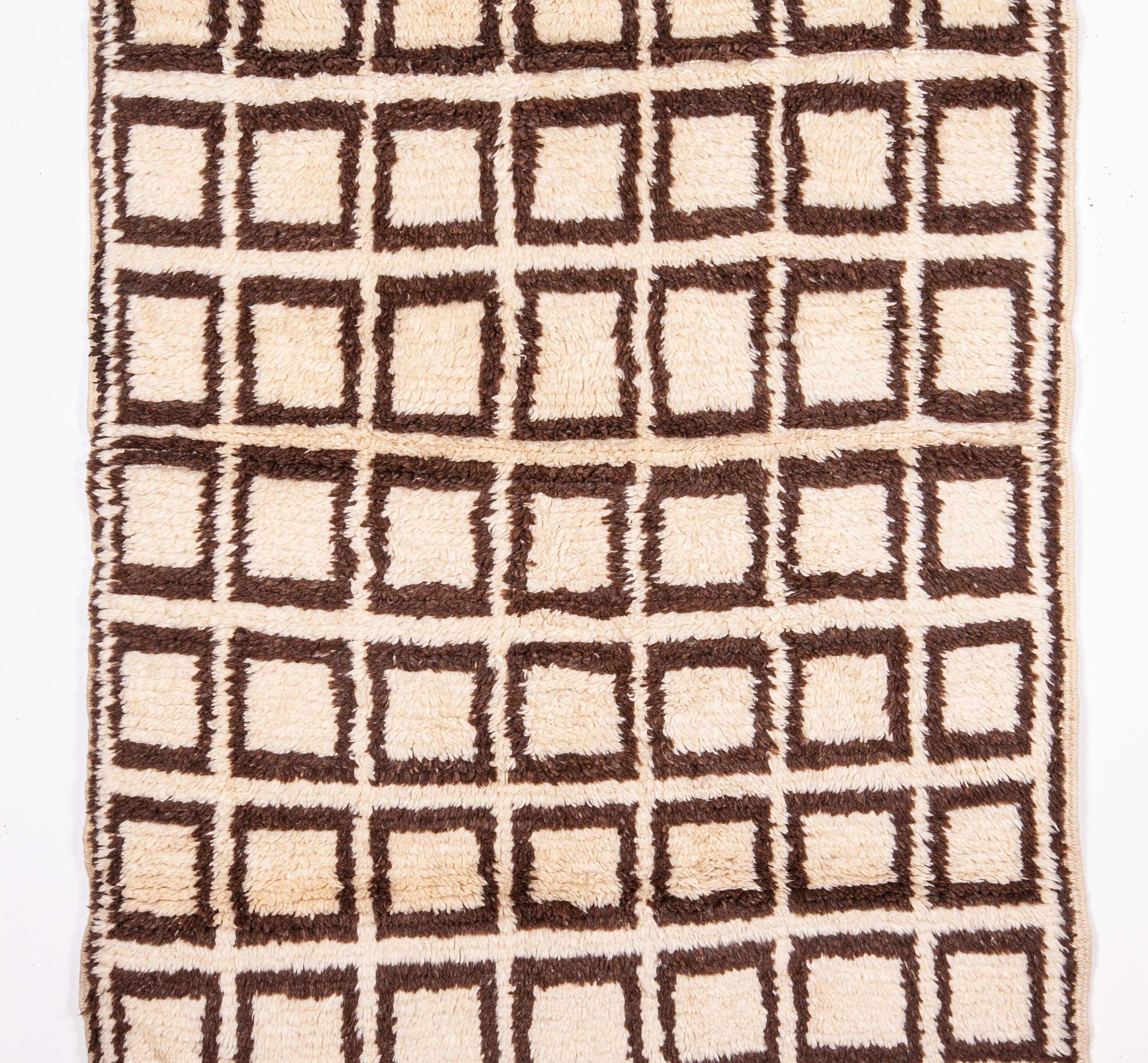 Pure wool. In good condition, late 20th century.