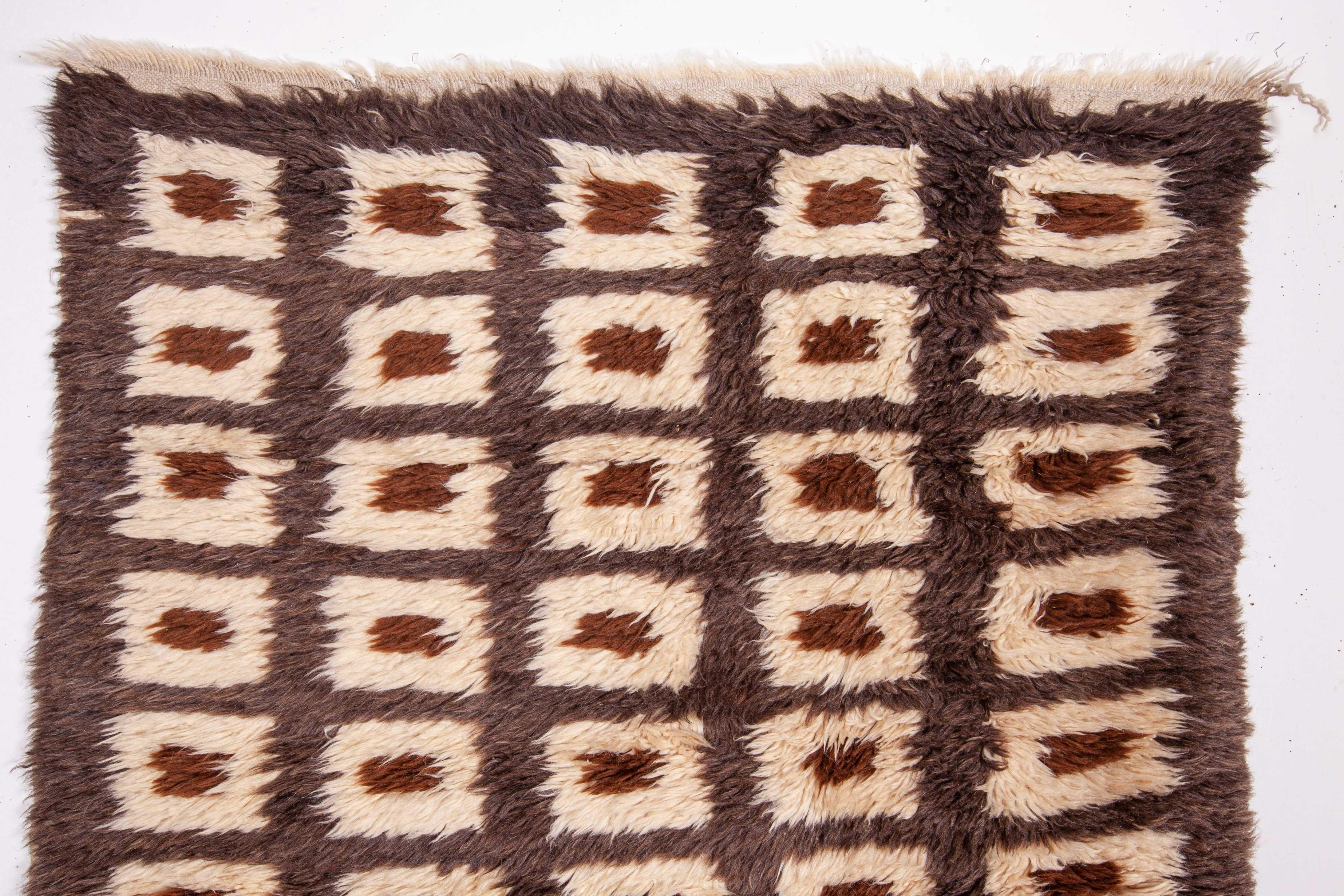 Pure wool. In good condition, late 20th century.