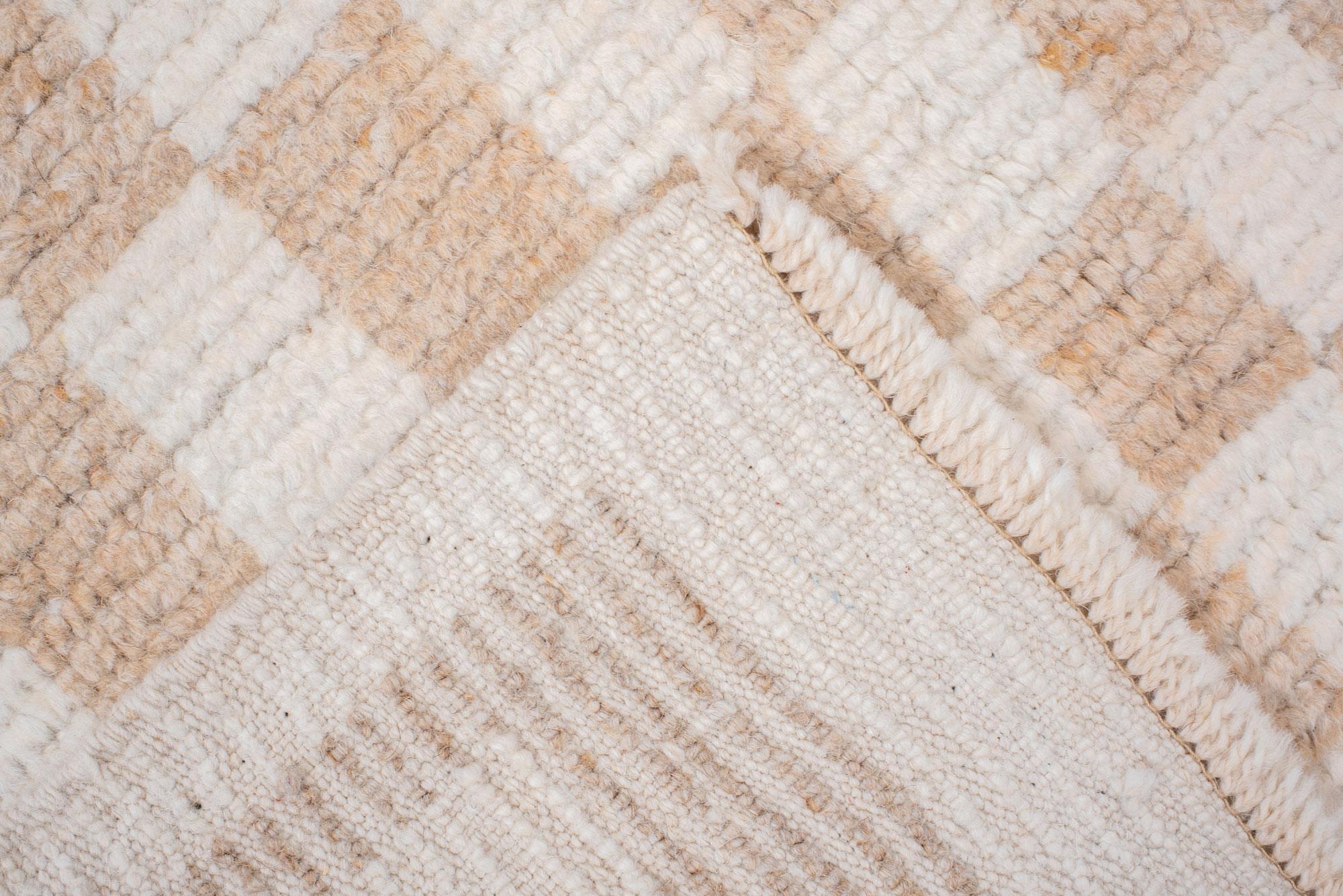 Quadratischer Tulu-Teppich mit Schachbrett-Muster (21. Jahrhundert und zeitgenössisch) im Angebot