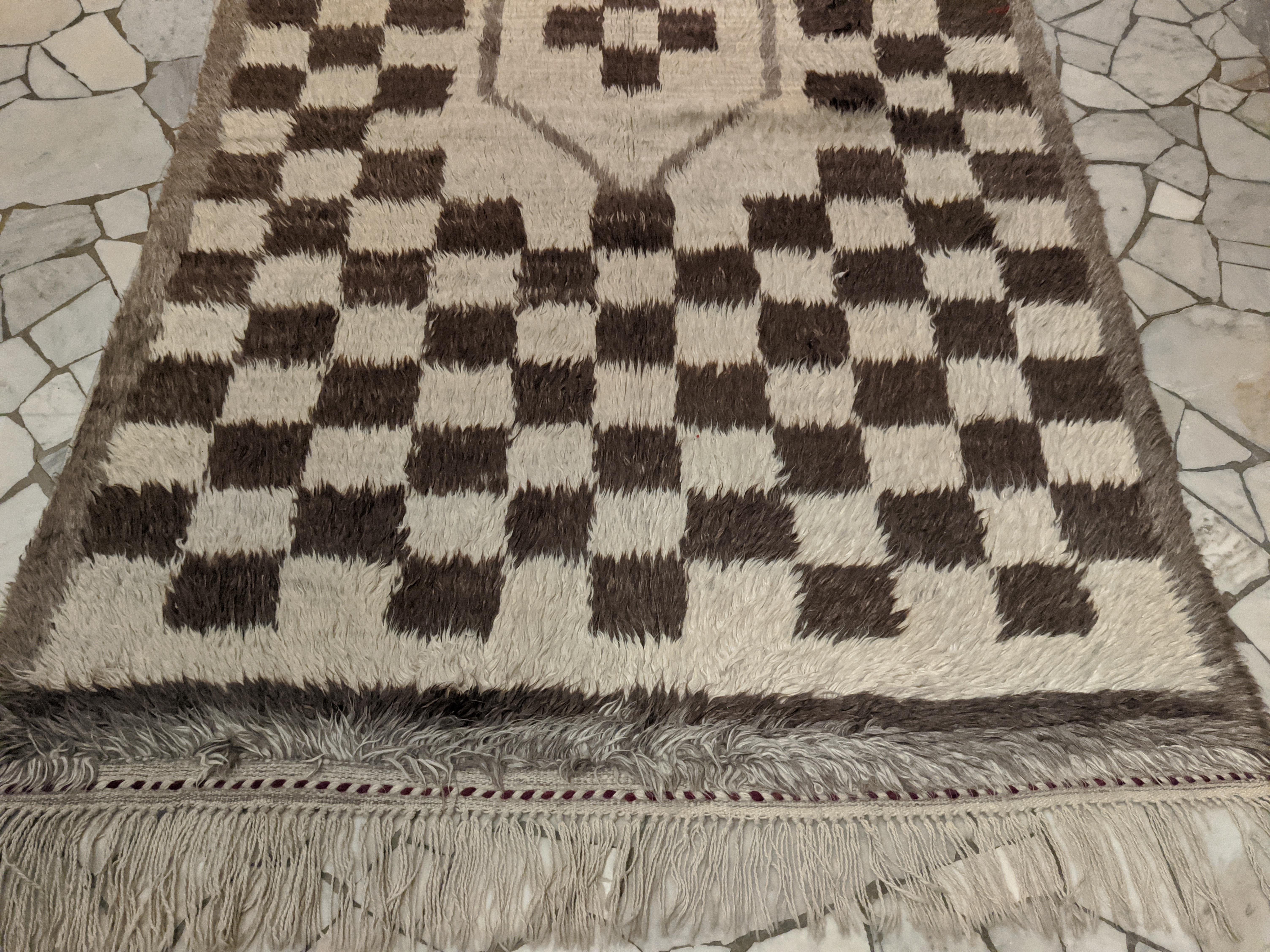 Tulu with Chequerboard Pattern For Sale 2