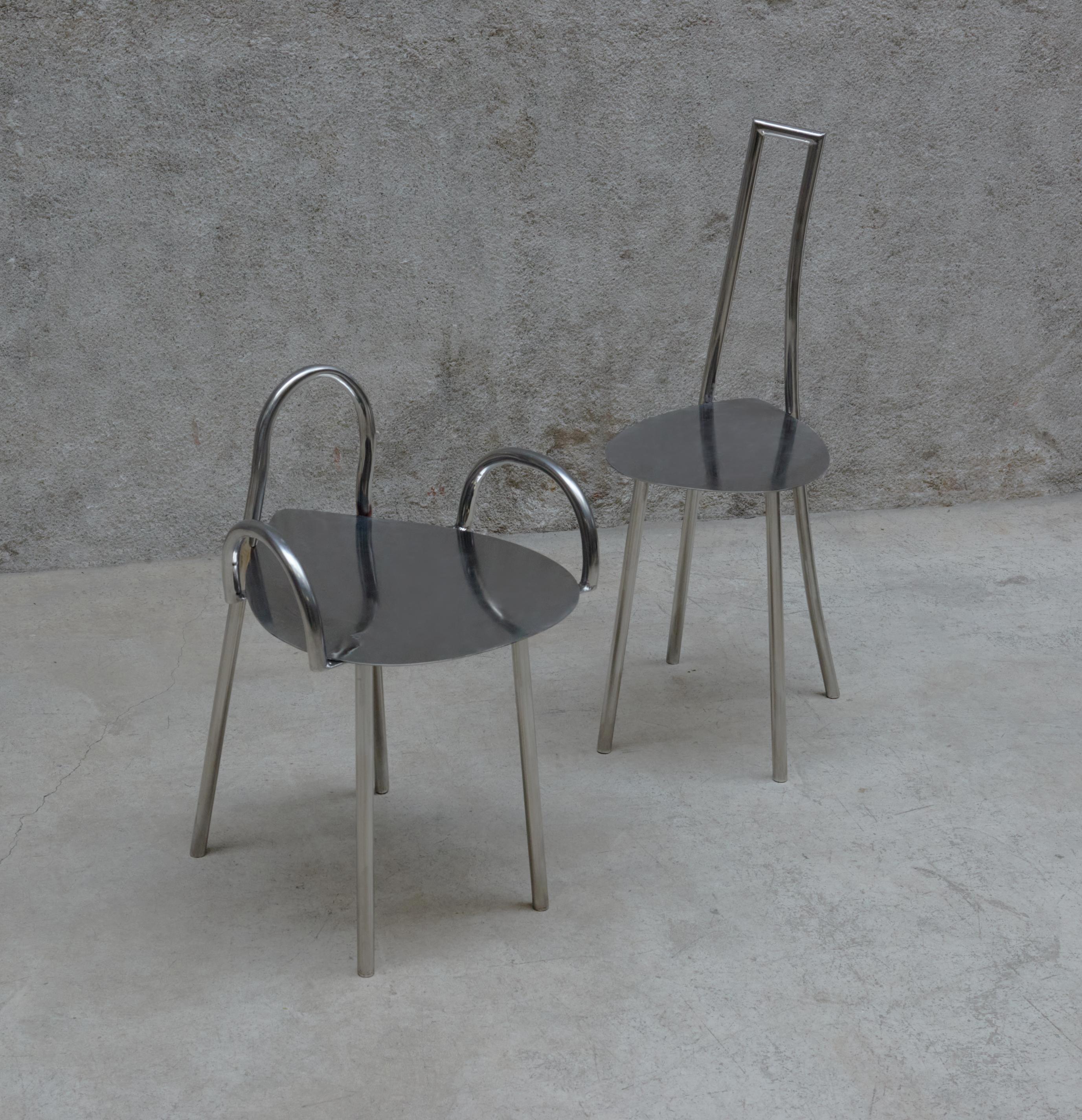 Stuhl „Tumble“ aus rostfreiem Stahlrohr und poliertem Sitz. (21. Jahrhundert und zeitgenössisch) im Angebot