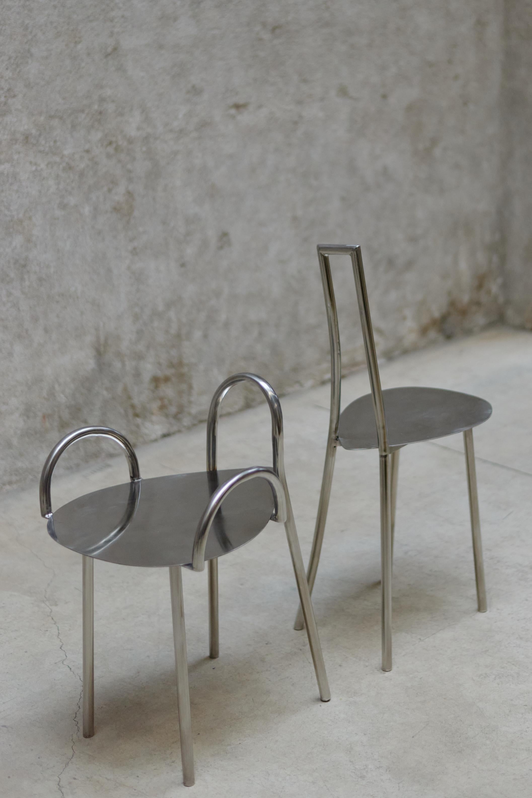 Stuhl „Tumble“ aus rostfreiem Stahlrohr und poliertem Sitz. (21. Jahrhundert und zeitgenössisch) im Angebot