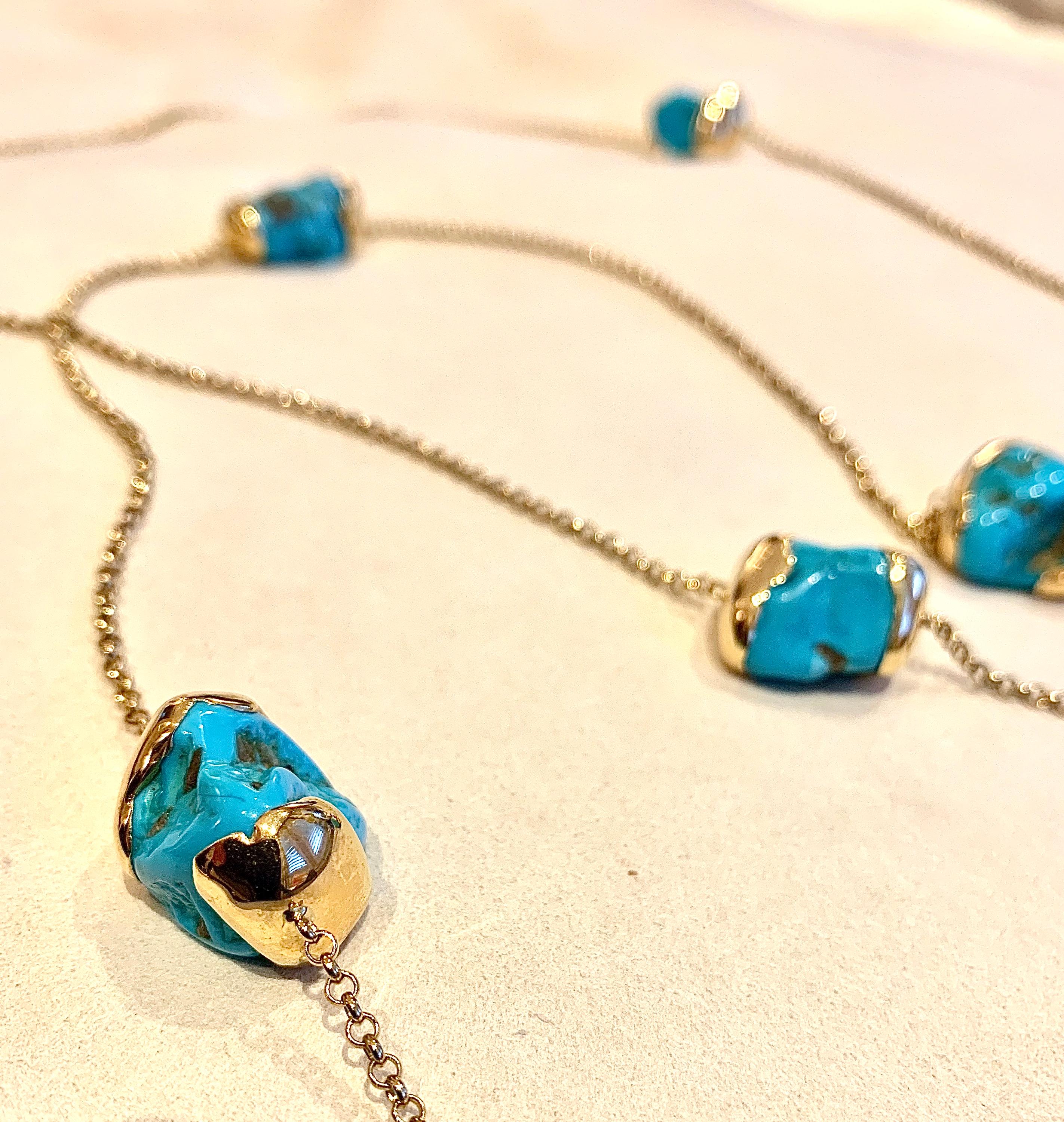Tumbled Turquoise Stone, 18 Kt Carat Yellow Gold Modern Classic Chic Necklace For Sale 1