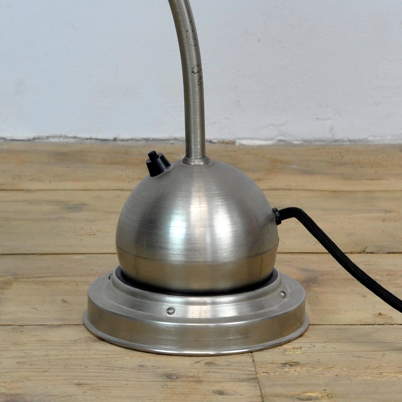 Tumbler Desk Lamp by W.H. Gispen In Good Condition For Sale In Amsterdam, Noord Holland