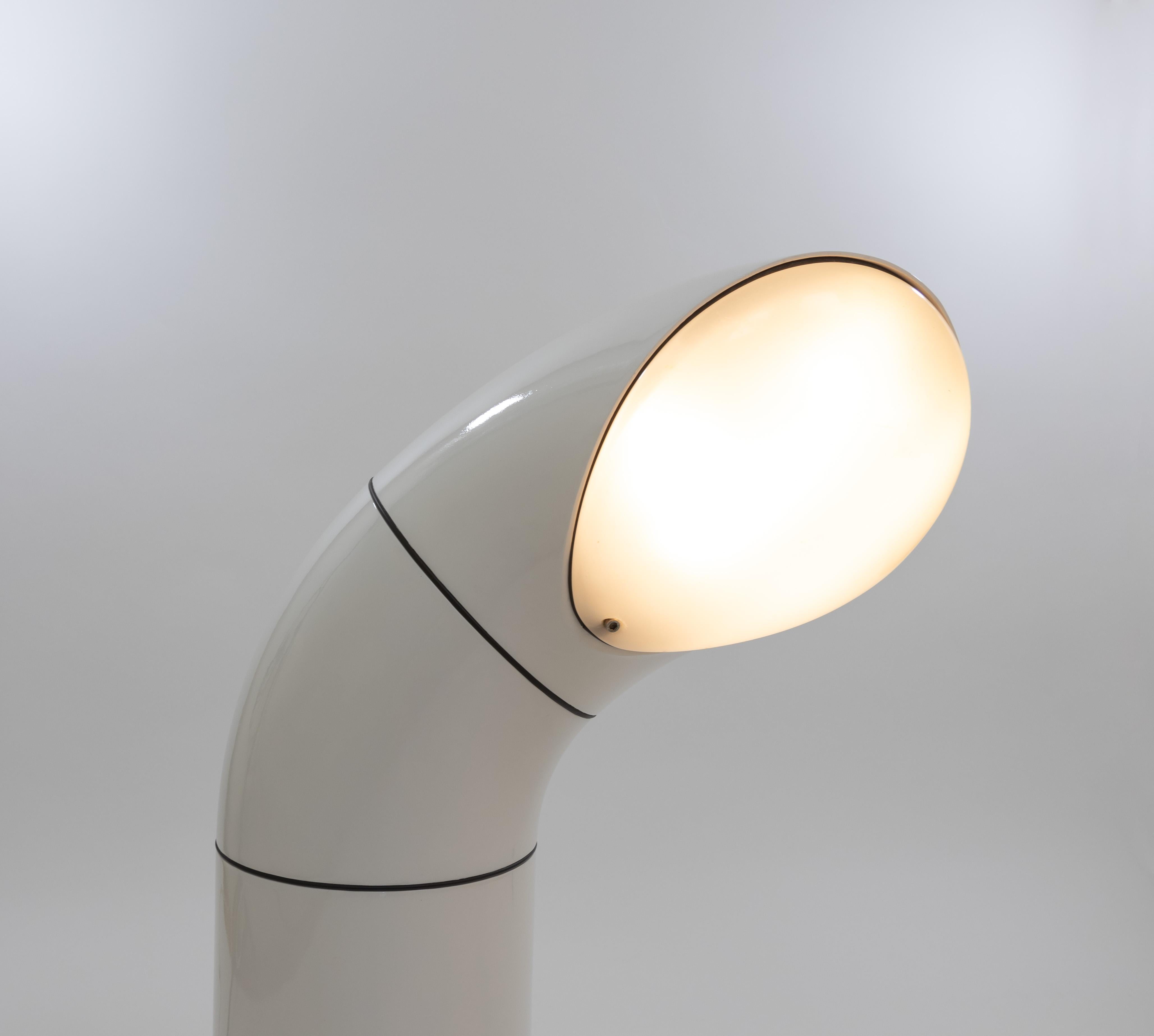 Lámpara de pie Tumbo de Piero Menichetti para Ismos Design, años 70 Era espacial en venta
