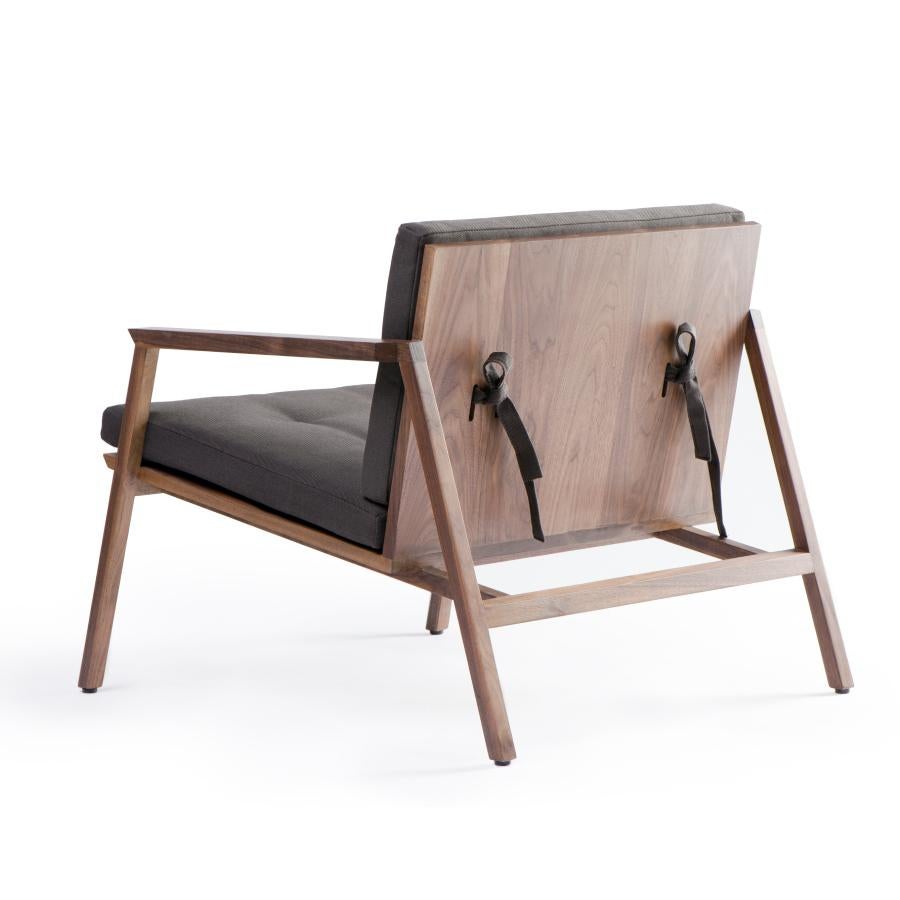 Ergonomics at its best. This timeless lounge chair is functional, comfortable and delicate at the same time. Perhaps the icon piece of the DEDO collection. Produced in three different types of wood: tzalam, walnut and oak. One of the main