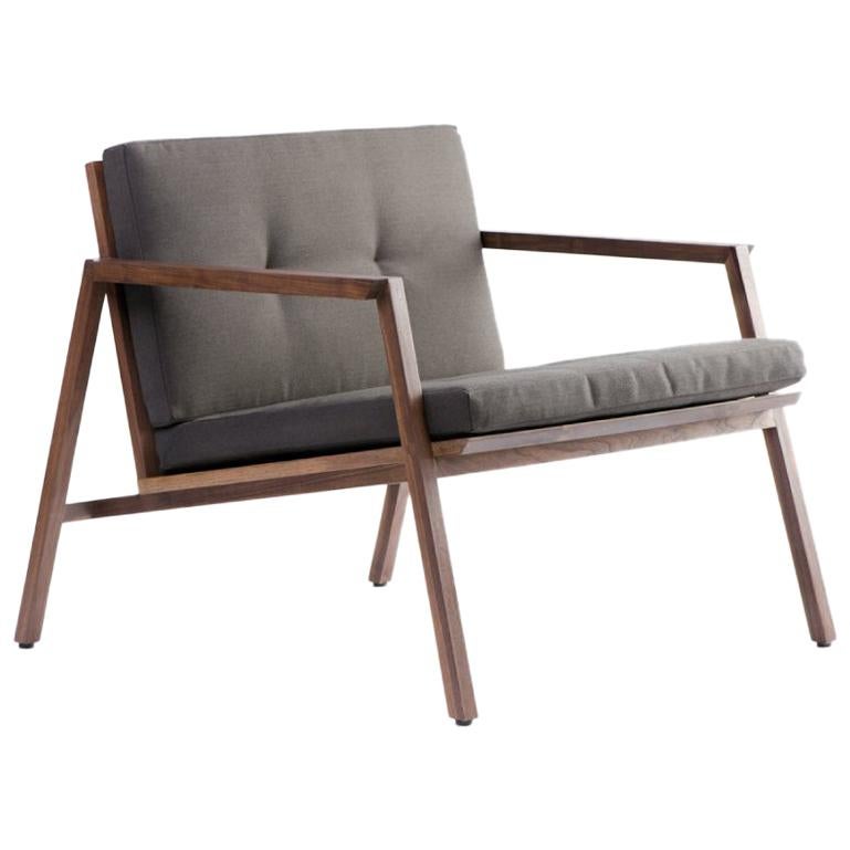 Ergonomics at its best. This timeless lounge chair is functional, comfortable and delicate at the same time. Perhaps the icon piece of the DEDO collection. Produced in three different types of wood: tzalam, walnut and oak. One of the main