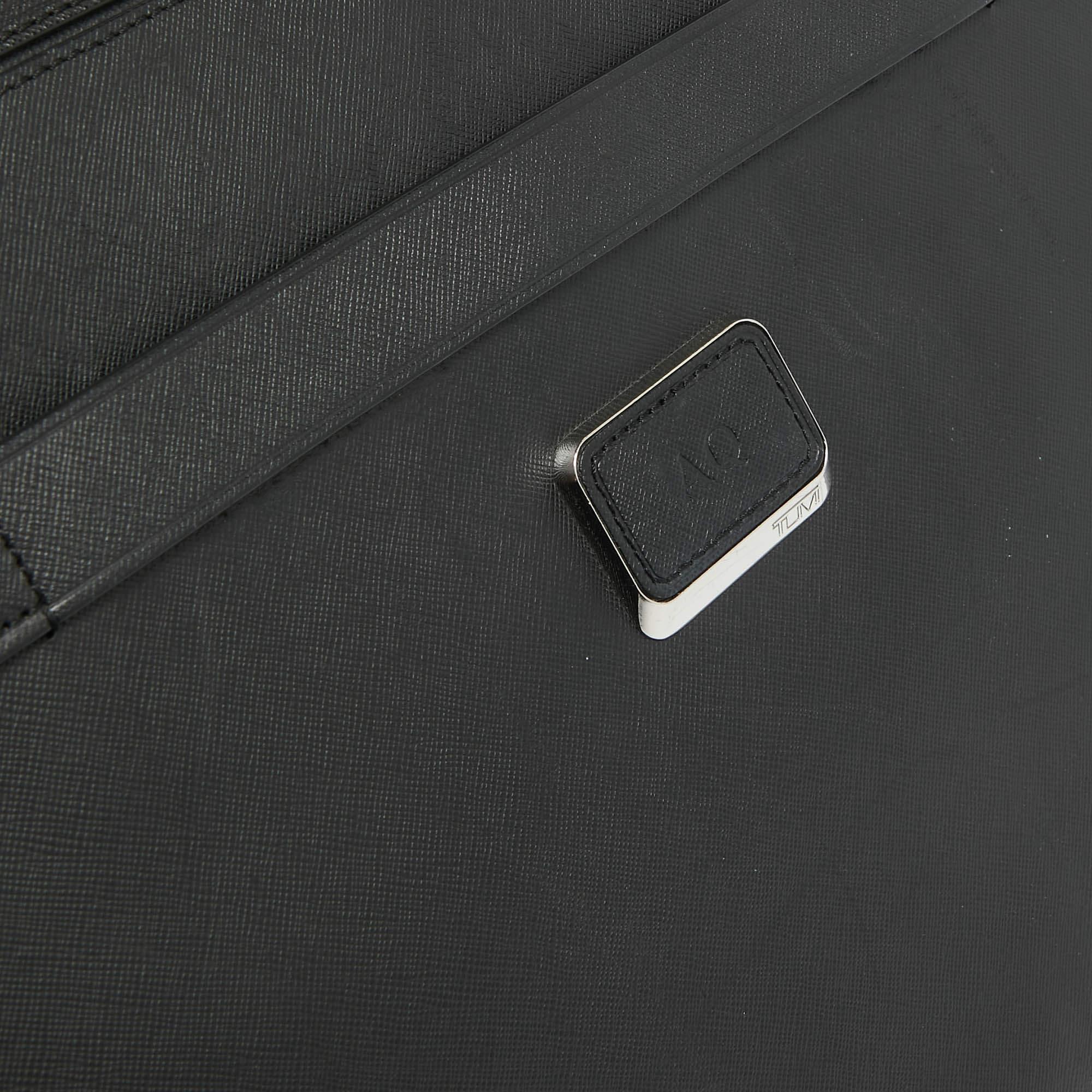 TUMI Black Leather Astor Dorilton Briefcase For Sale 5