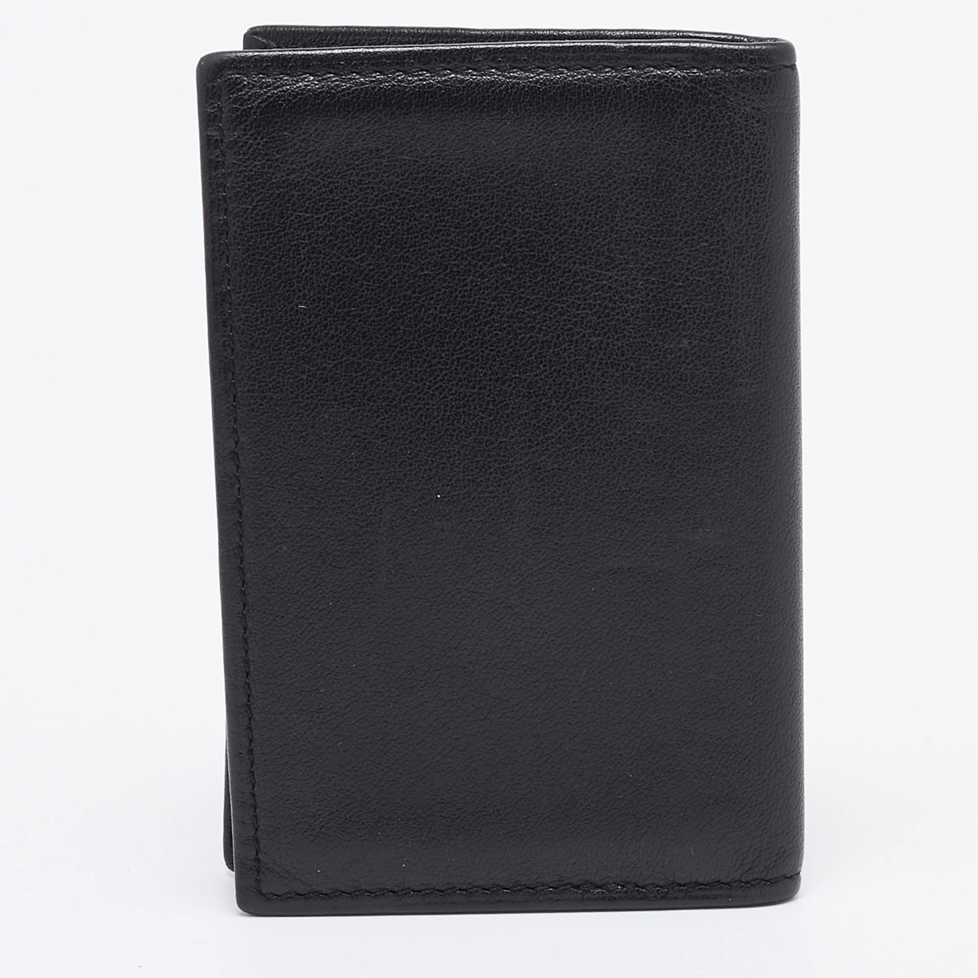 TUMI Black Leather Bifold Card Holder For Sale 1