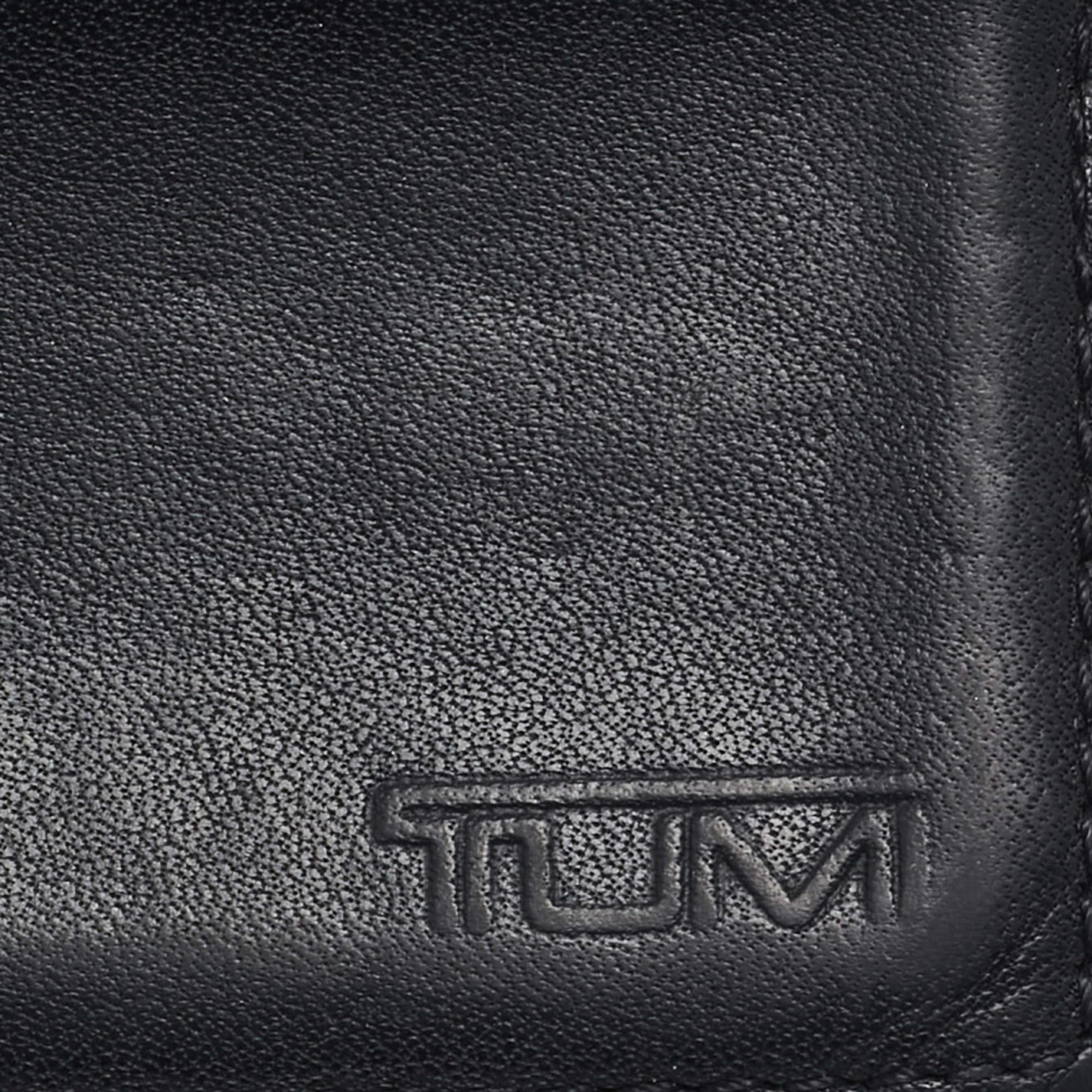 TUMI Black Leather Card Holder For Sale 3