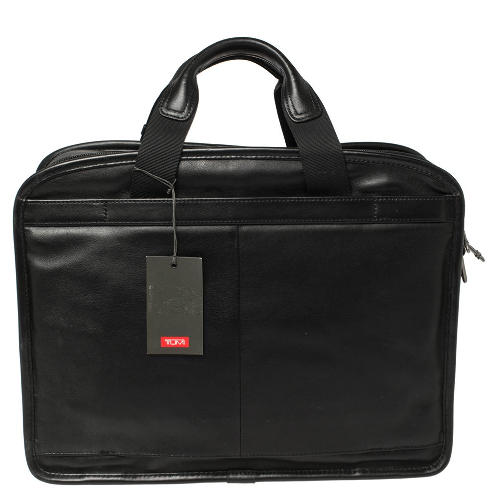 Employing high-grade materials and innovative construction to deliver impeccable products that aim at functional ease, TUMI is the brand travelers can trust. This expandable laptop briefcase is crafted in leather and equipped with multiple pockets,