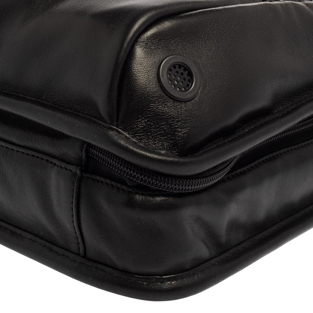 TUMI Black Leather Gen 4.2 T-Pass Med Screen Laptop Slim Briefcase In New Condition In Dubai, Al Qouz 2