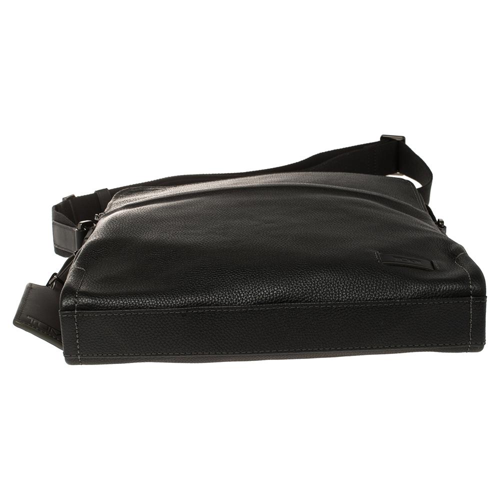 Men's TUMI Black Leather Stratton Crossbody Bag